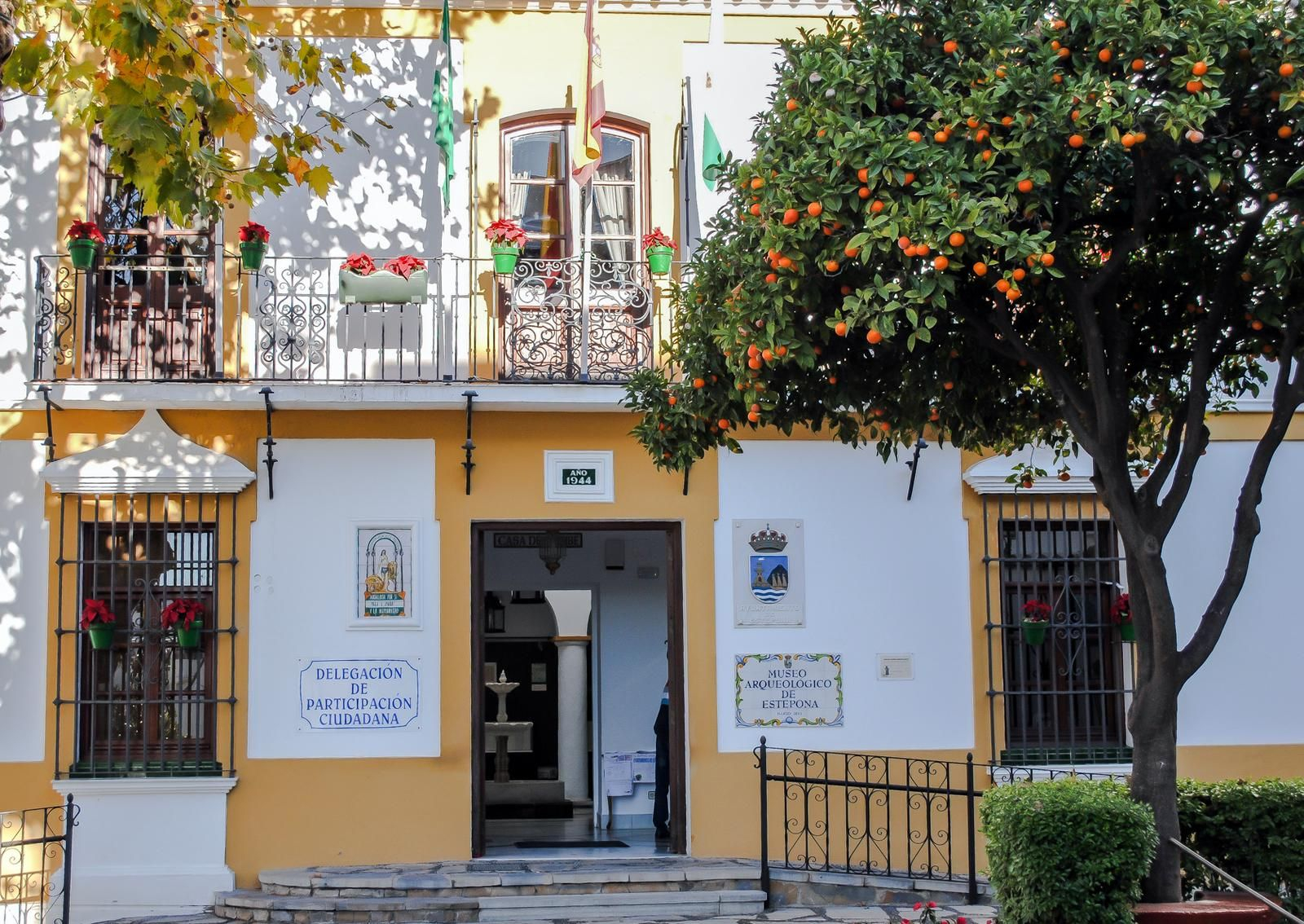 El Museo Arqueológico de Estepona. El Museo Arqueológico de Estepona.