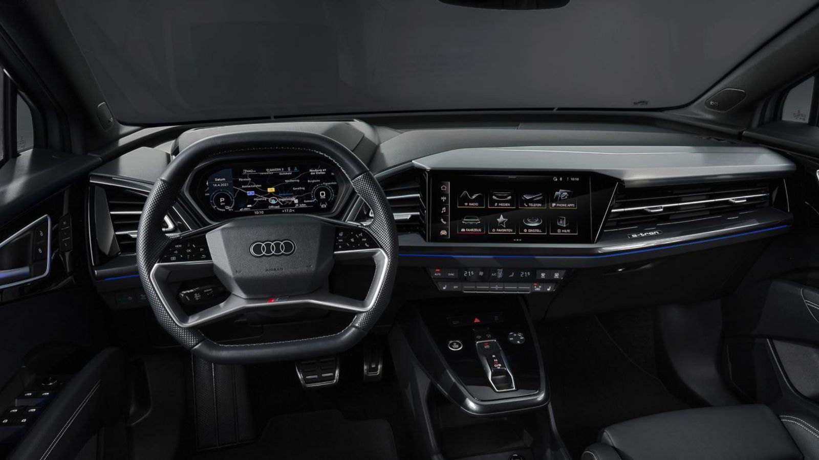 Del pilar central hacia atrás no hay diferencias entre los dos Audi Q4. El nivel de equipamiento de inicio de la gama es el Advanced.