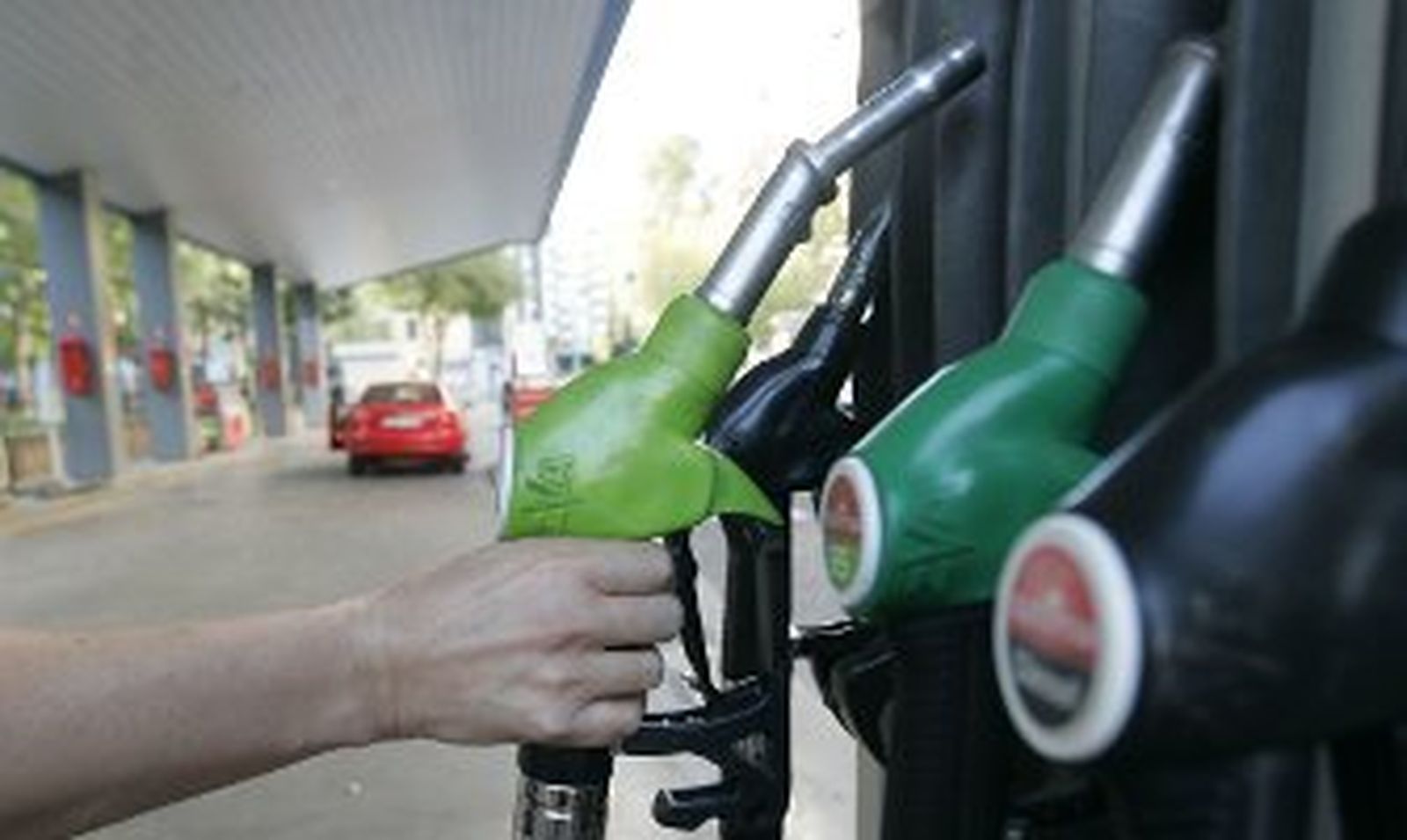 Los combustibles encadenan ocho semanas de subidas