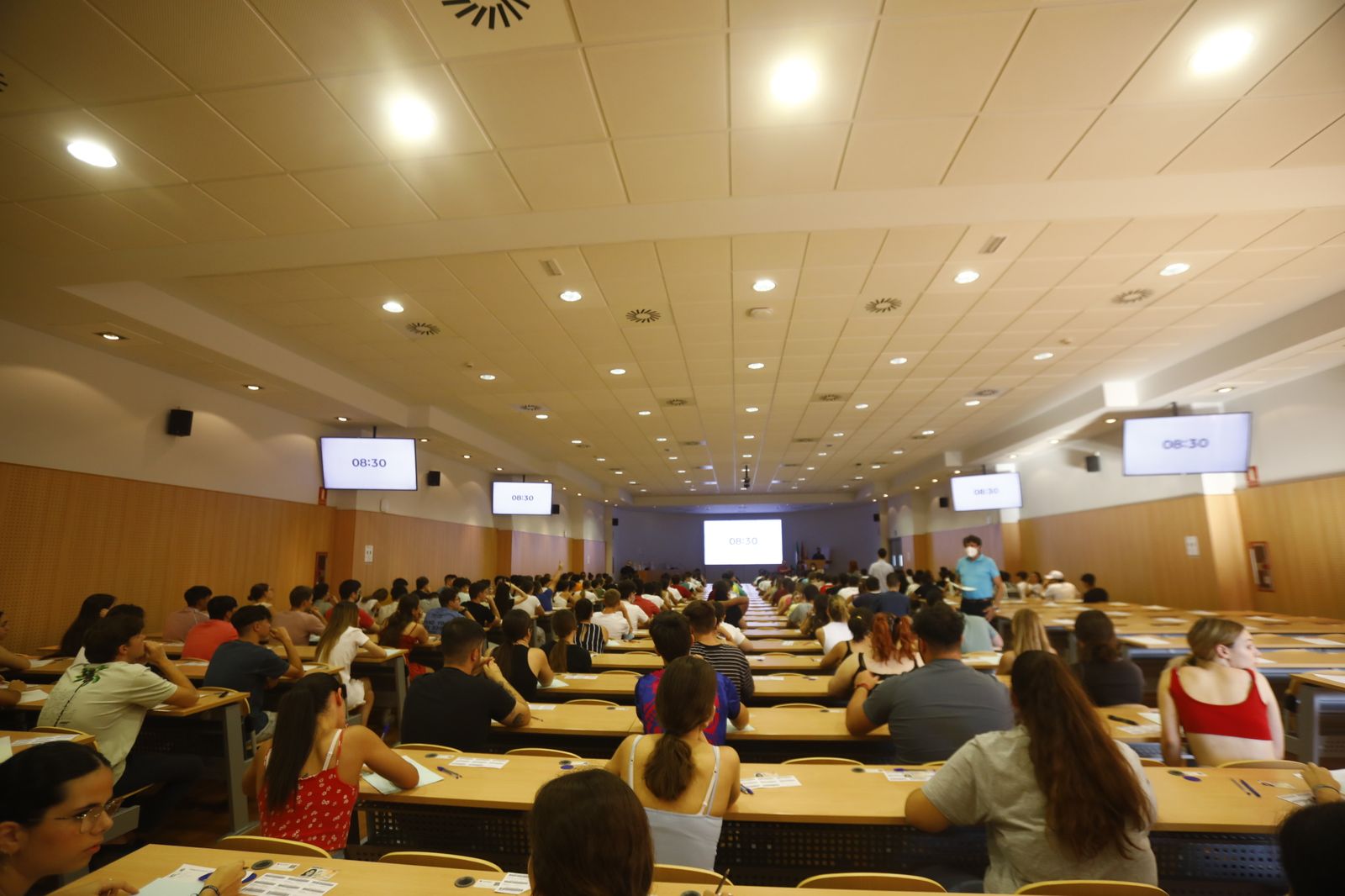 Alumnos cordobeses durante las pruebas de acceso a la Universidad el pasado martes.