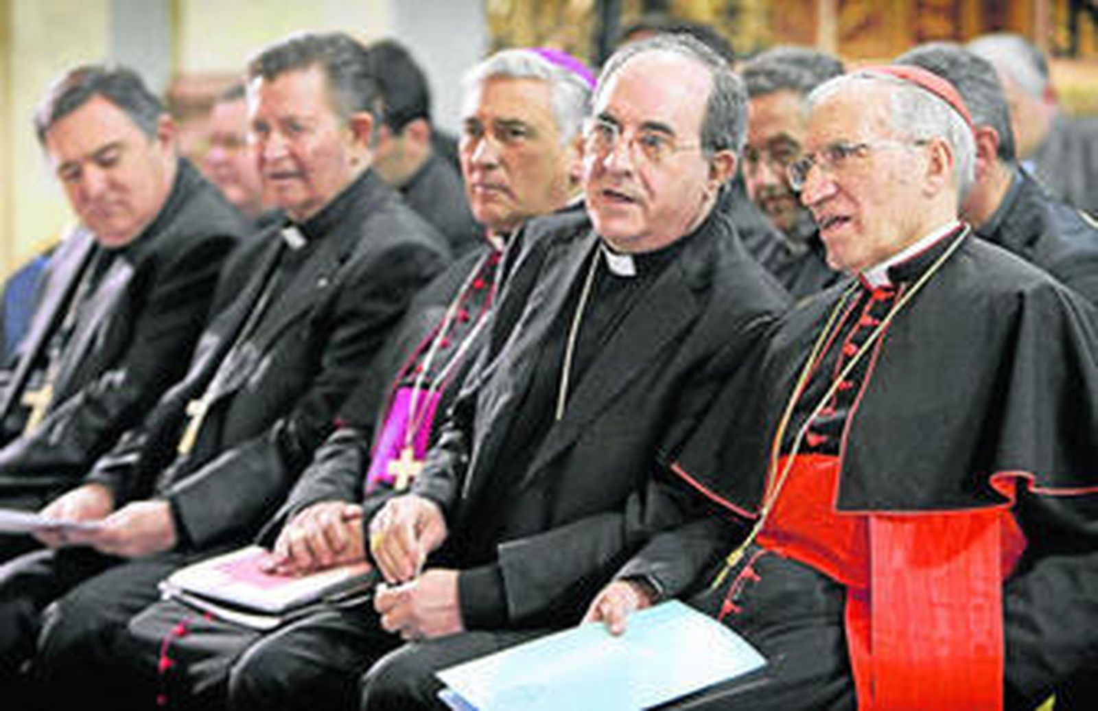 Rouco Varela, junto a los obispos Asenjo, Zornoza, Ceballos y Mazuelos, ayer en el Oratorio de San Felipe Neri.