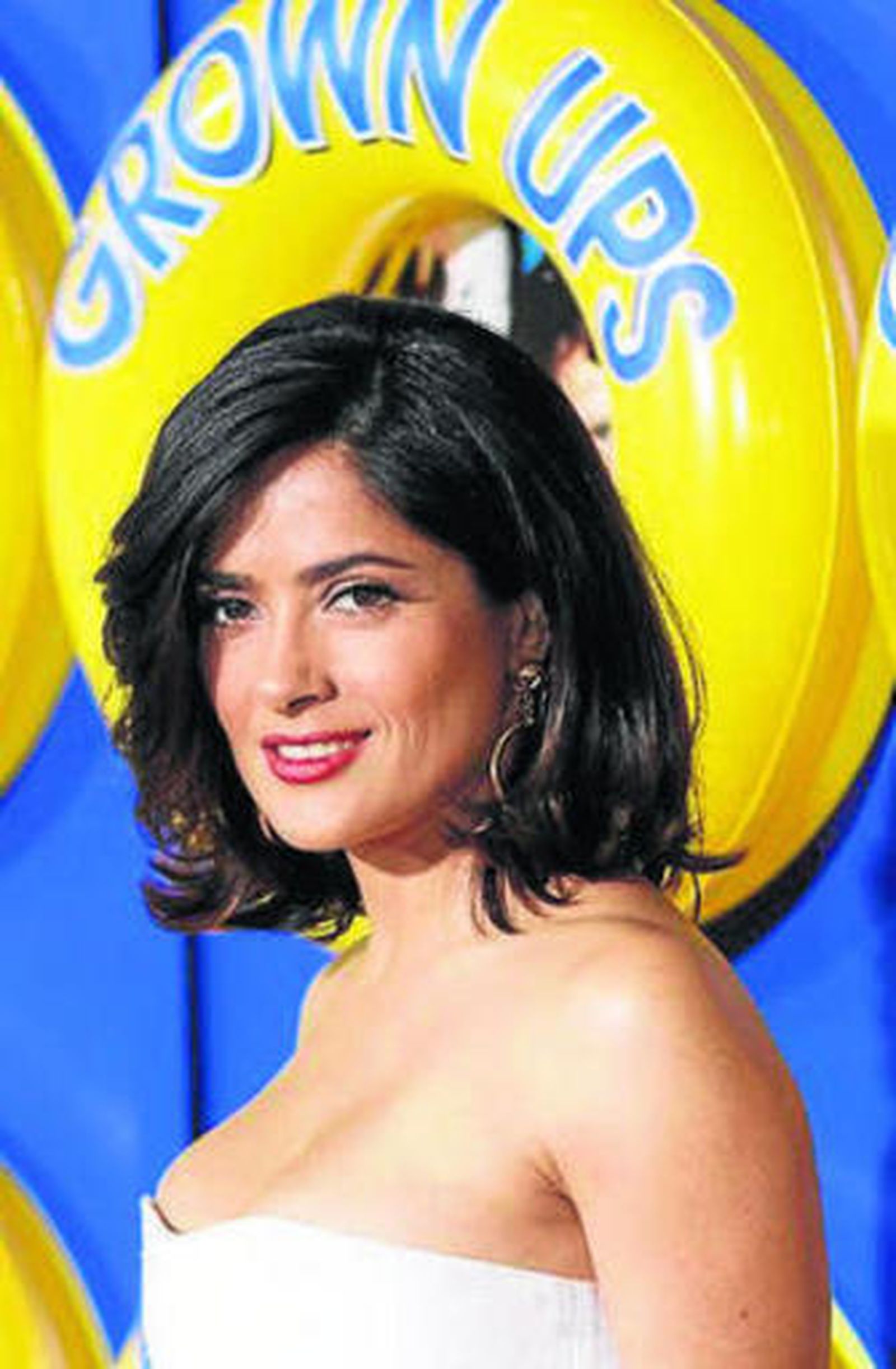 Hayek se lanza a la comedia pura en 'Grown Ups'