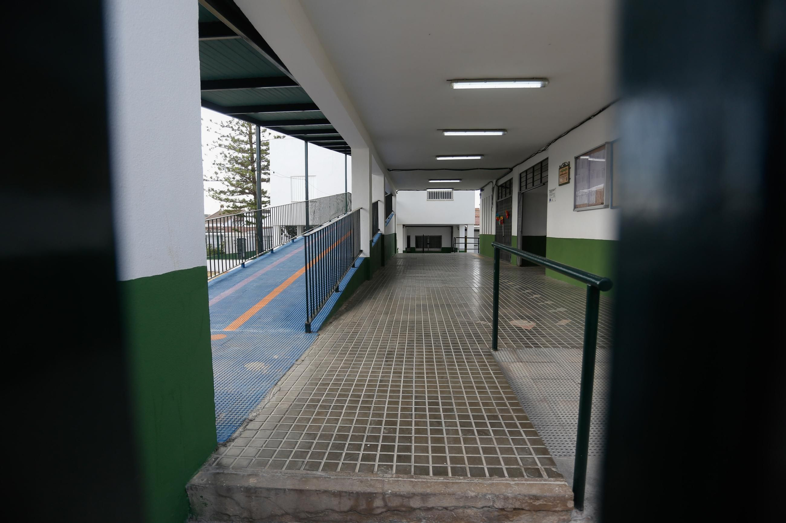 Manifestación de los alumnos y las familias del CEIP Aljibe de Jimena, en imágenes