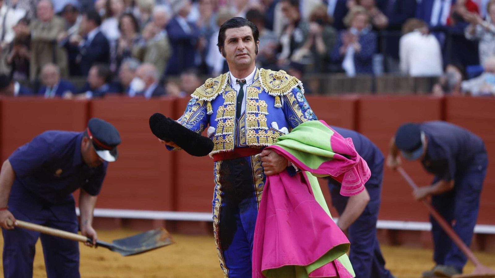 Morante de la Puebla saluda tras matar su primer toro
