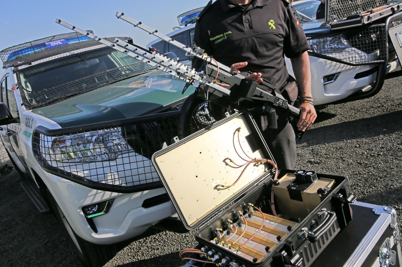 Visita de autoridades al Puesto de Mando Avanzado del Mundial de Motociclismo