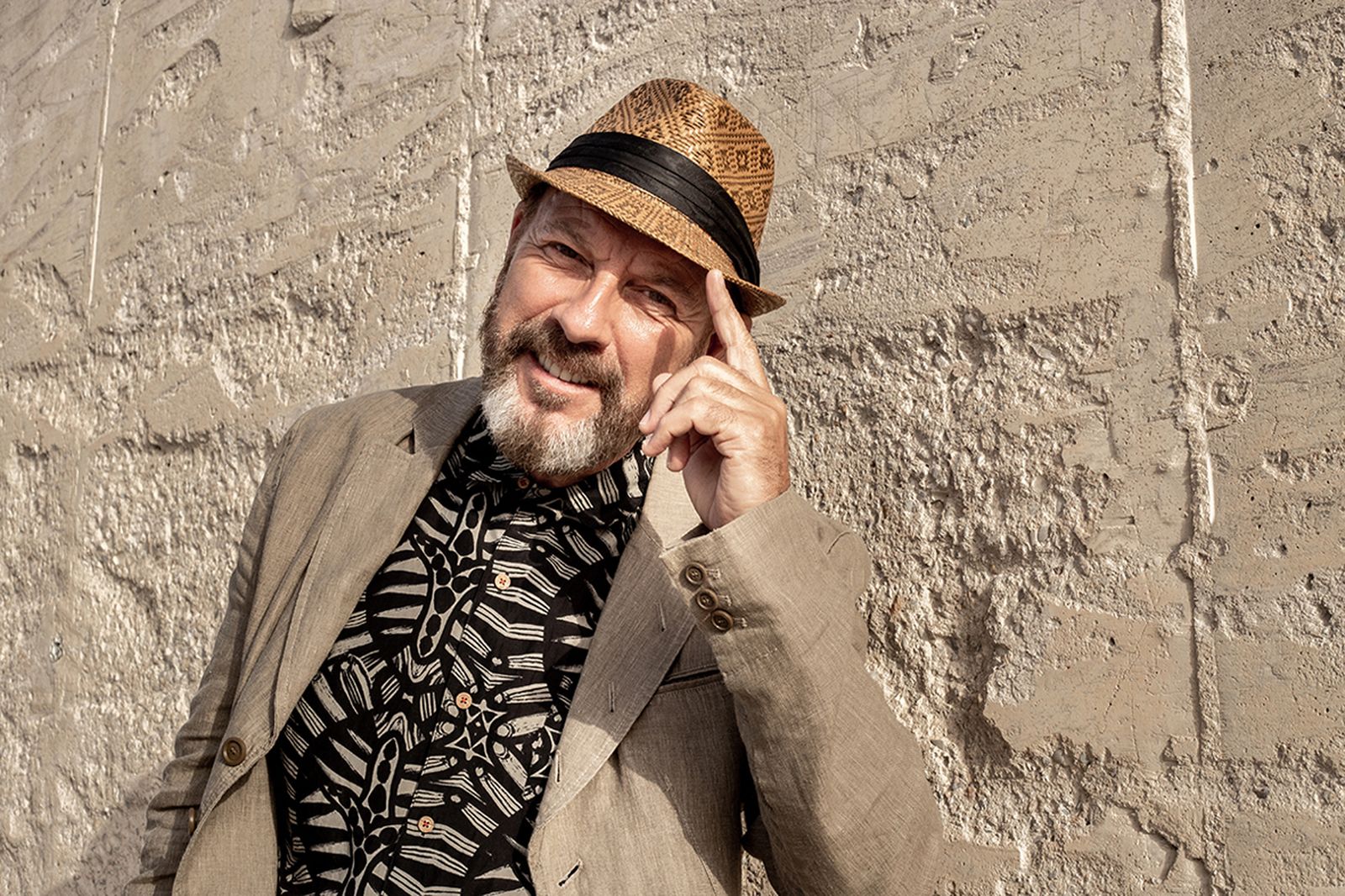 Entre las localidades, se podrán adquirir las entradas para el concierto de Javier Ruibal.