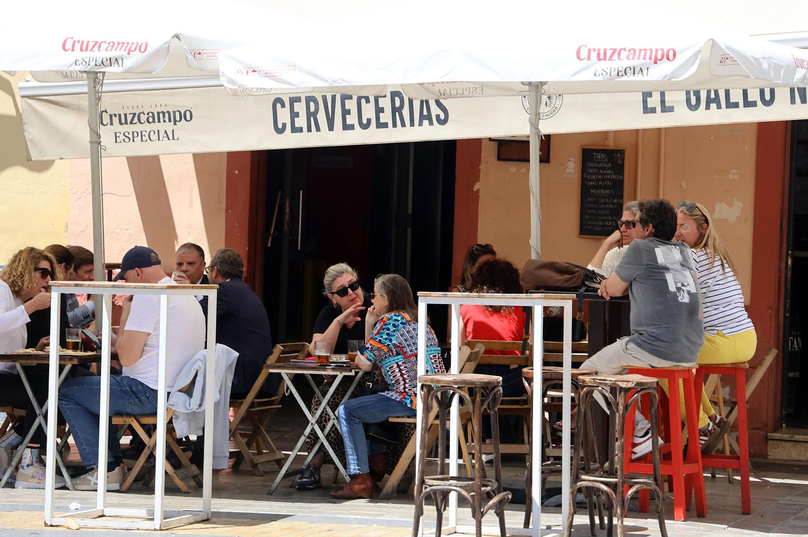 Así se vivió el apagón en las calles de Huelva, en imágenes