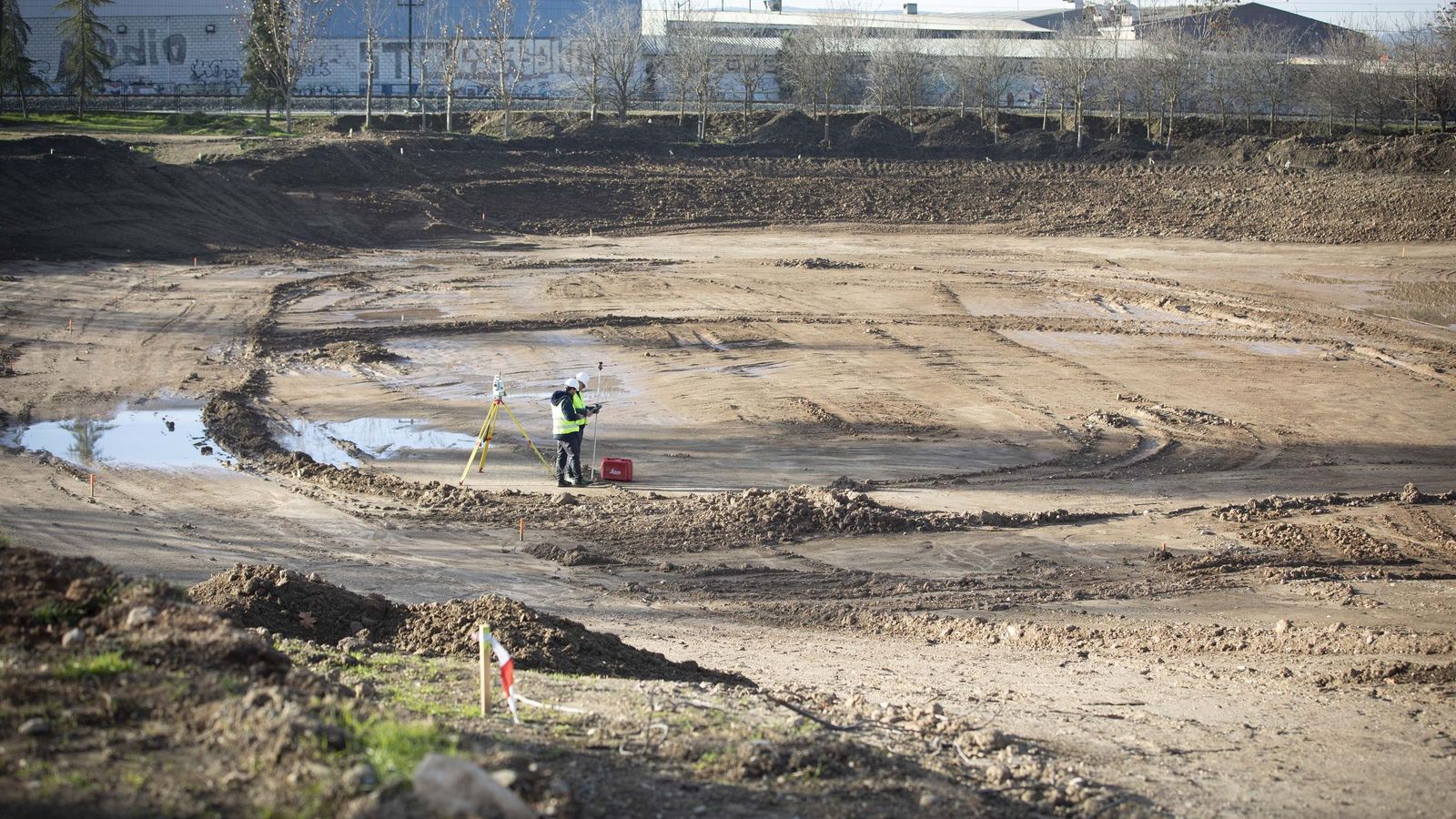 Avance de las obras, ya con el hueco para el lago artificial.