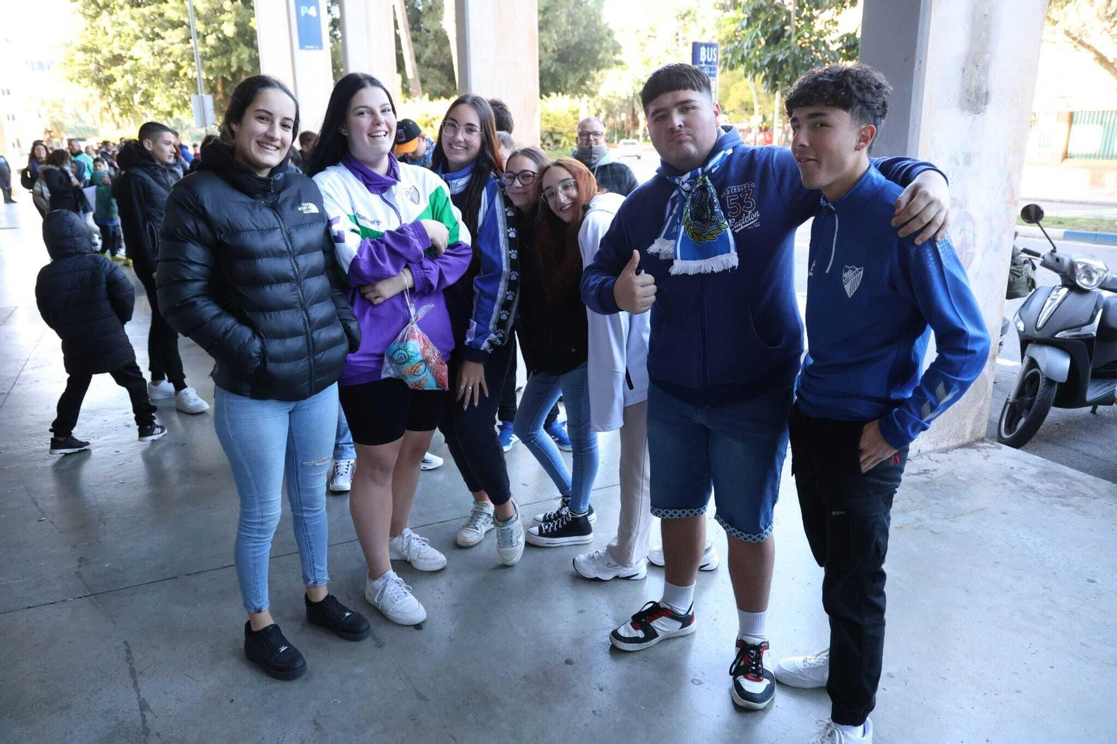 Búscate en las fotos del entrenamiento del Málaga abierto a la afición