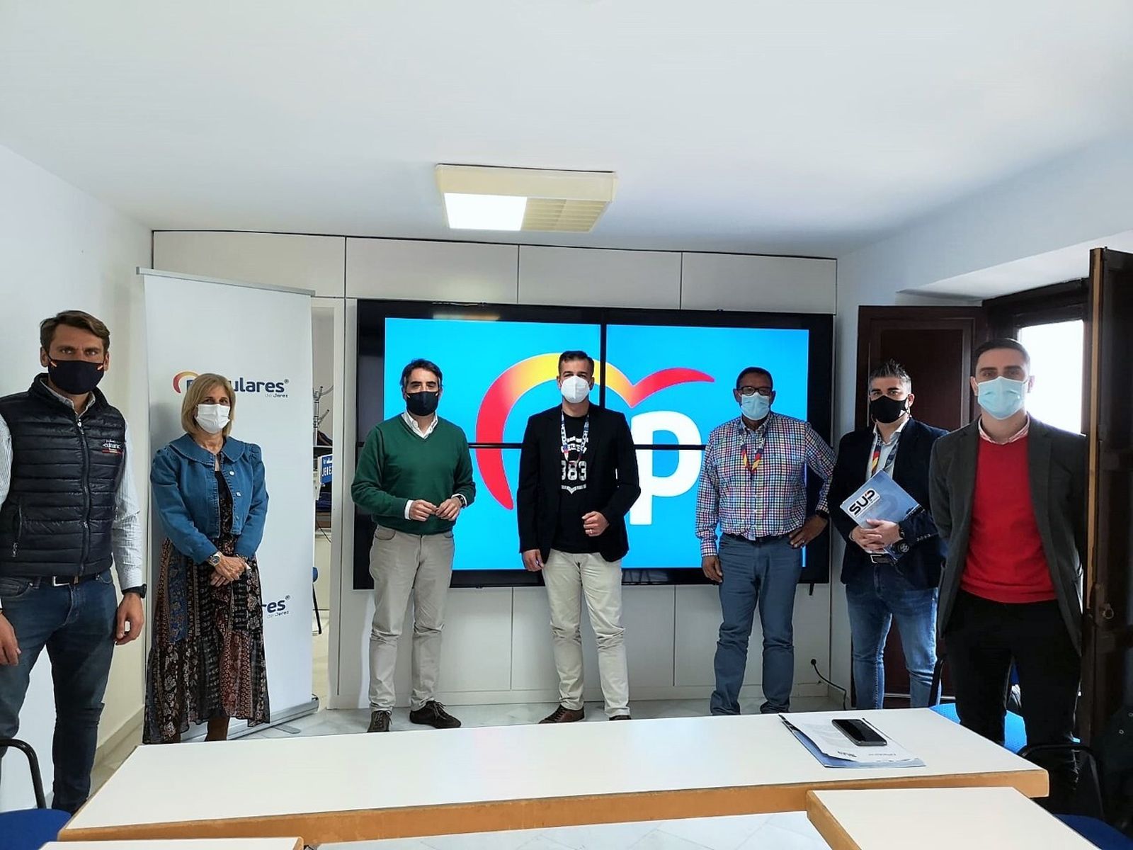 María José García-Pelayo y el Grupo Municipal Popular, en la reunión con representantes del SUP.