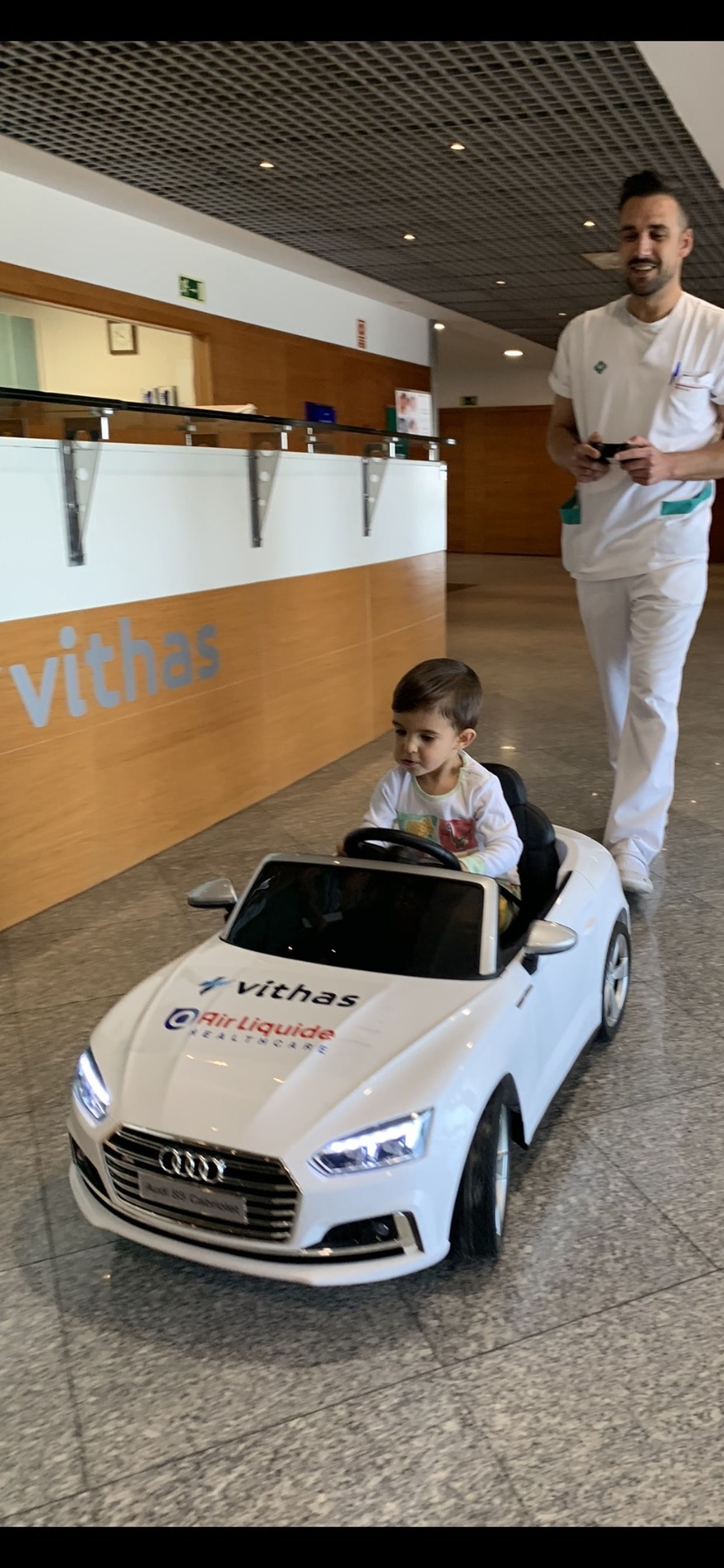 Este desplazamiento evita la ansiedad y llantos de pruebas prequirúrgicas.