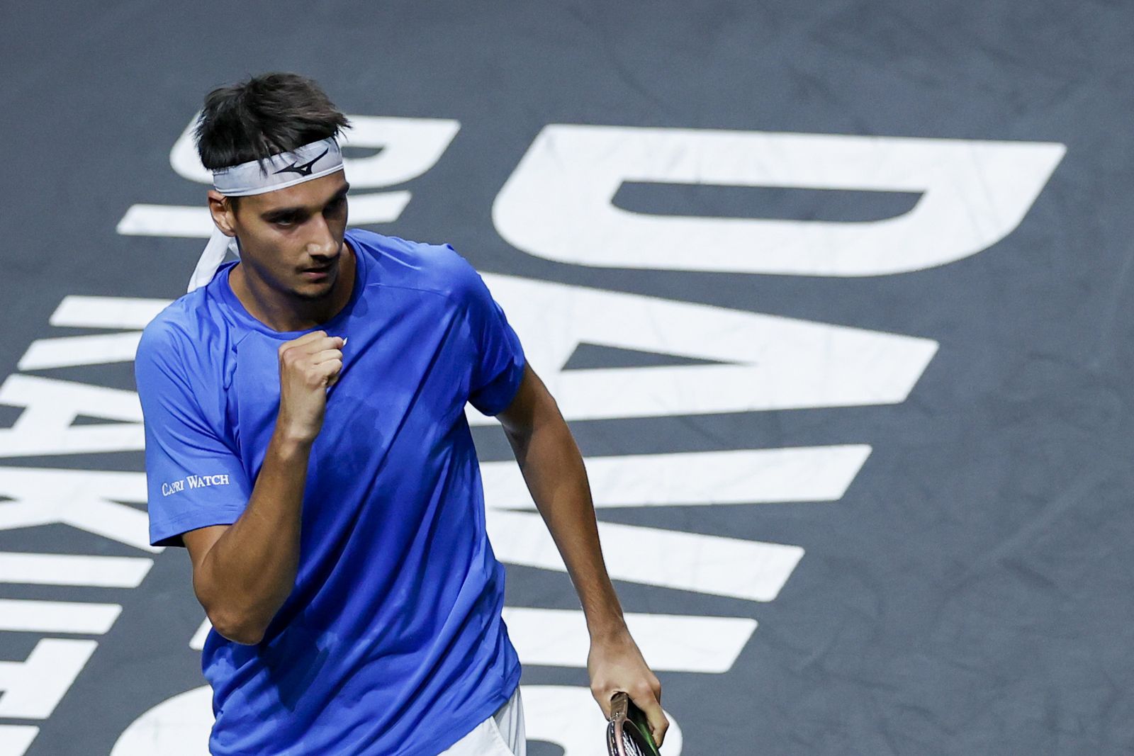 Lorenzo Sonego vence a Francis Tiafoe en el primer partido del Italia-EEUU
