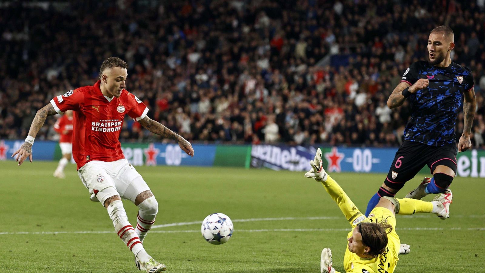 Nyland tapa mucha portería en una llegada en solitario de Lang.