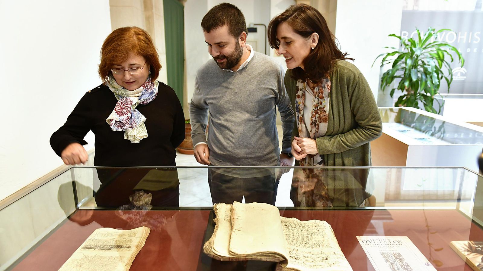 Inauguración de la exposición en el Archivo Histórico Provincial de Sevilla.