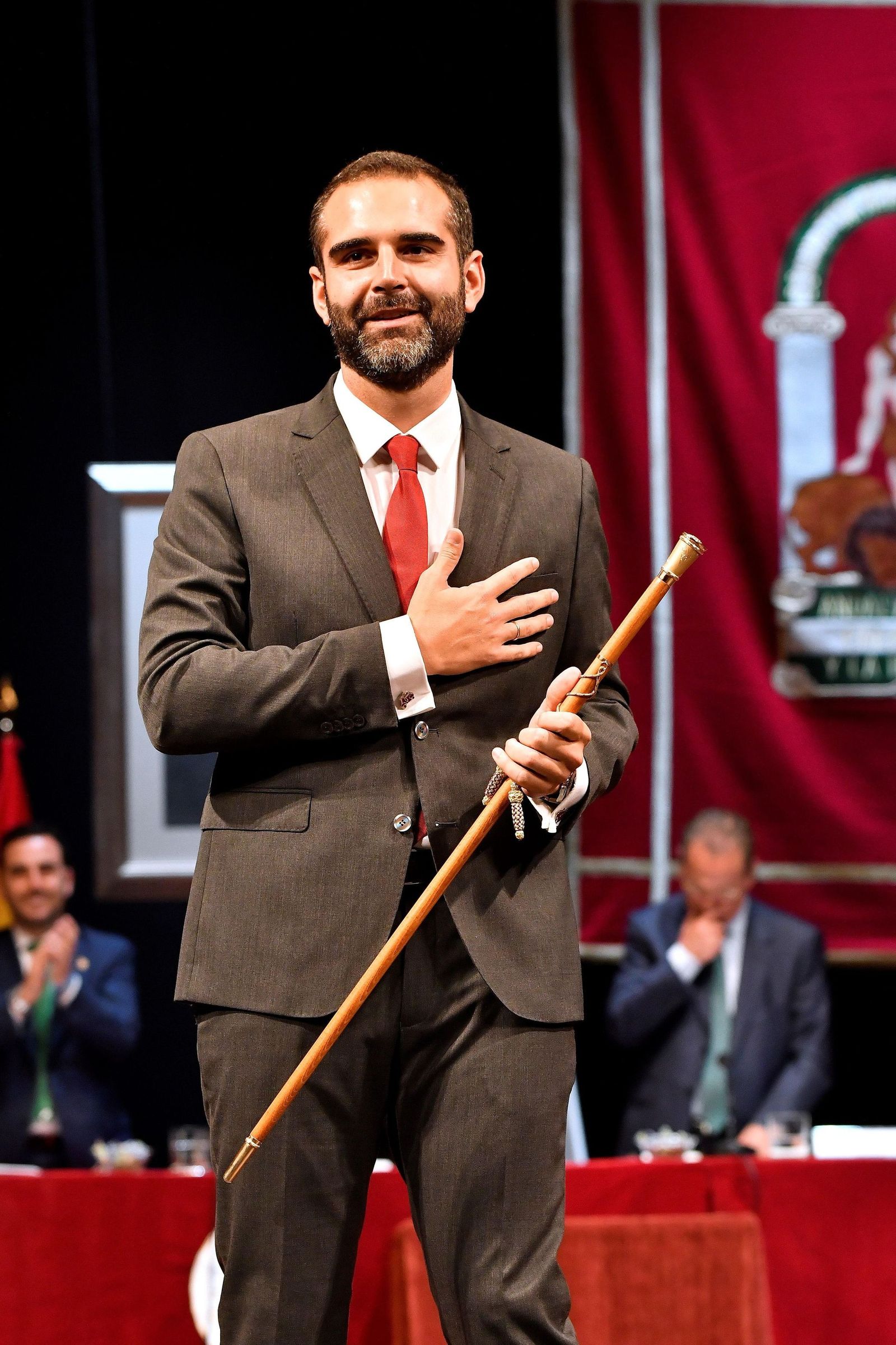 Fernández-Pacheco, con el bastón de la ciudad