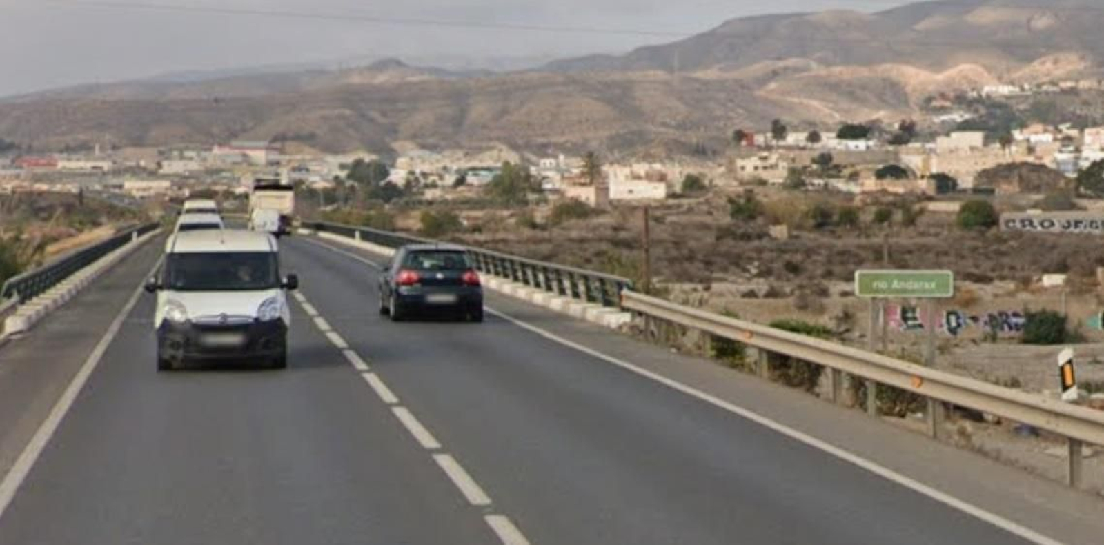 Zona del atropello mortal, en el puente de Viator.
