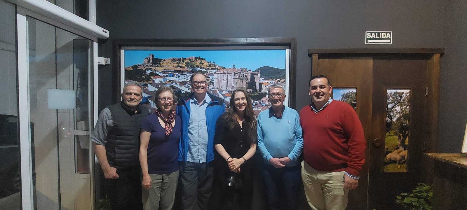 Miembros de la asociación nacional de escritores especializados en turismo de Canadá.