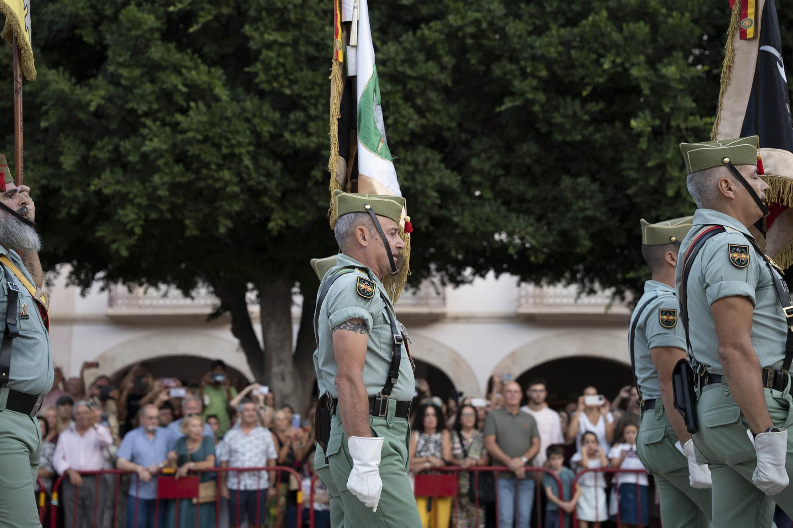El Escudo de Oro de la ciudad de Almería a la Legión, en imágenes