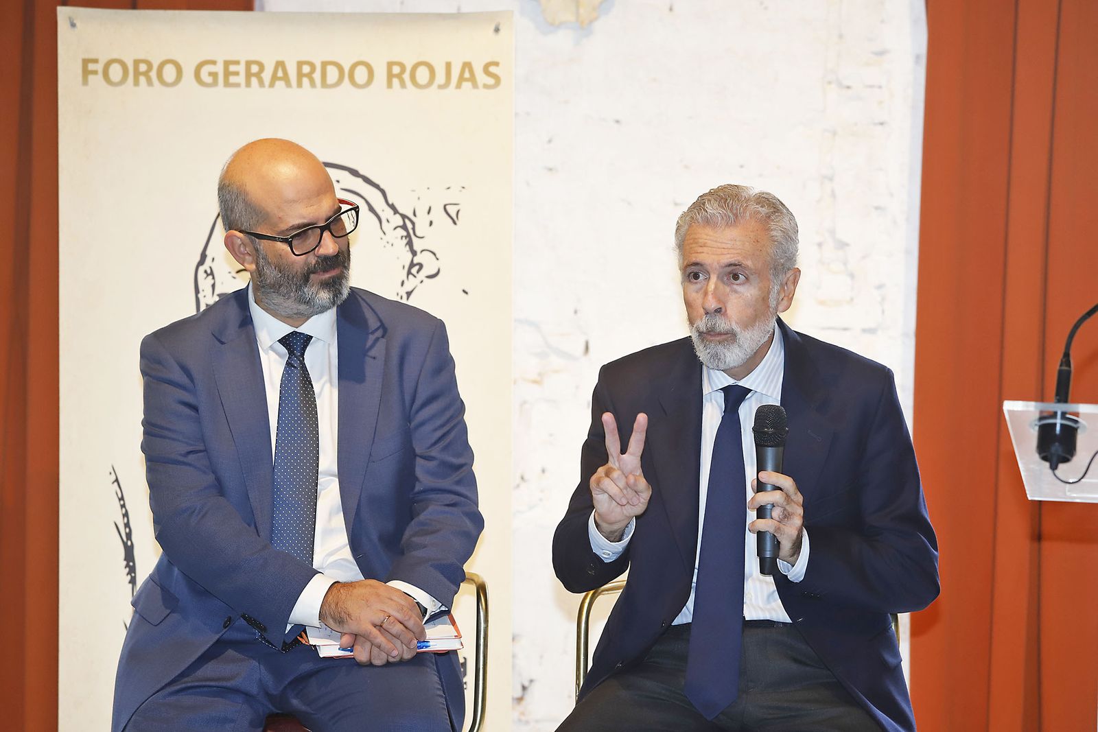 Imágenes del Foro Gerardo Rojas de Huelva Información