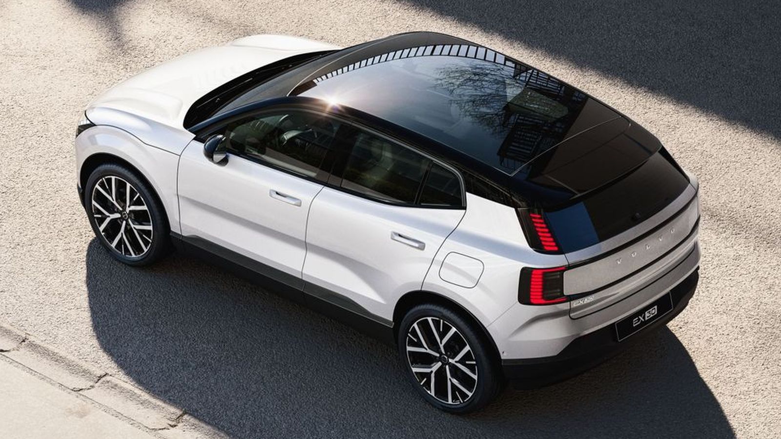 Las dos nuevas versiones que se sitúan en el primer escalón por potencia de este SUV eléctrico recurren a las baterías ya utilizadas en su gama.