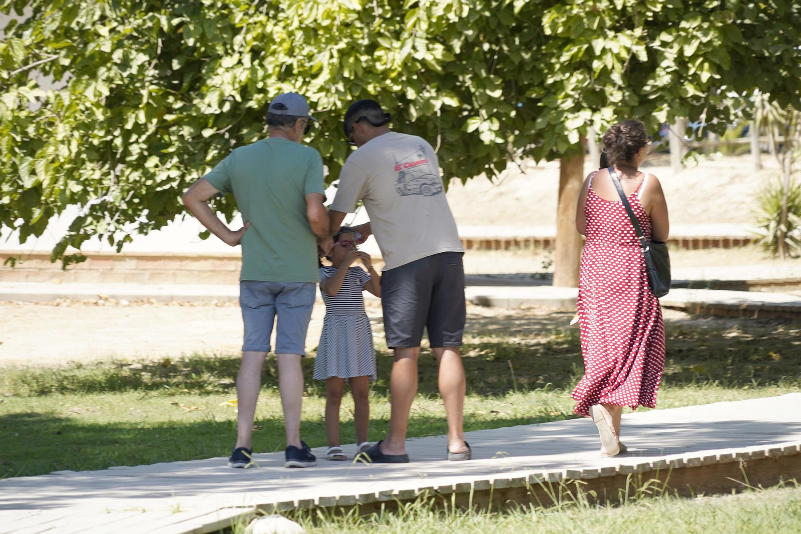 Imágenes del ambiente en la aldea durante el domingo de Rocío Chico