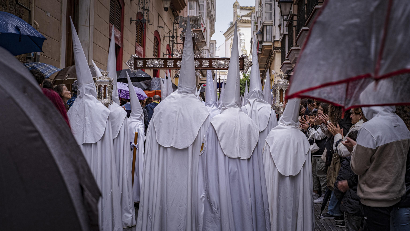 Semana Santa de Cádiz. Lunes Santo. Cofradía del Nazareno del Amor.