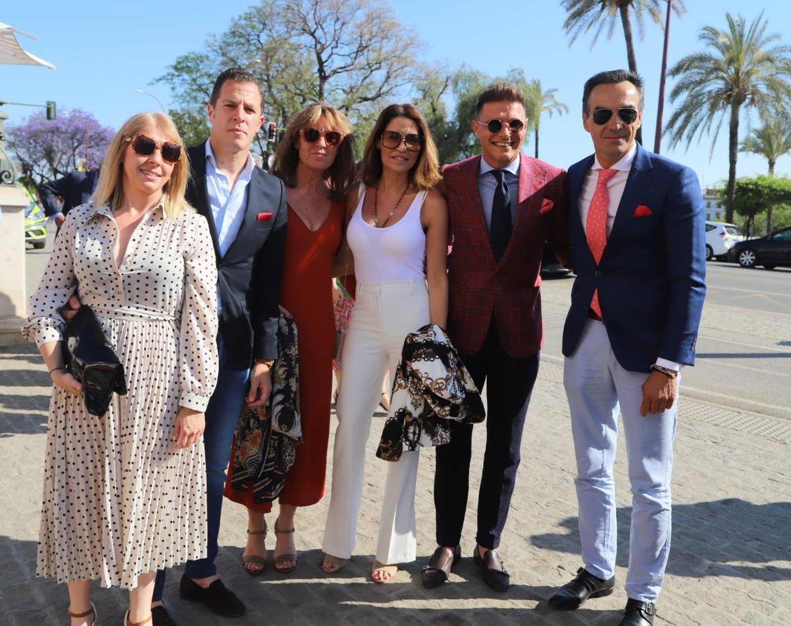 Las fotos de los famosos y las autoridades en la corrida de Miura