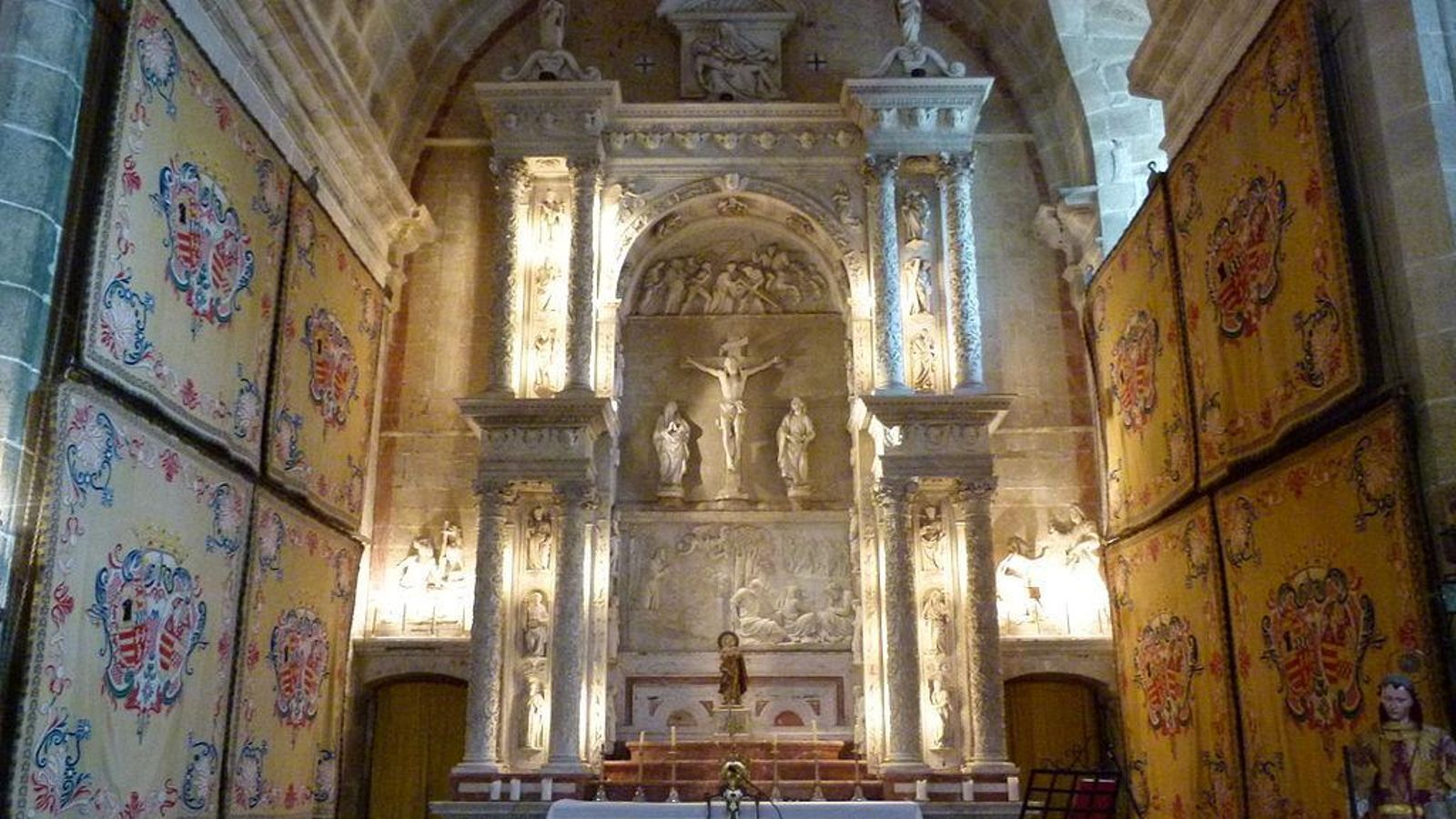 El retablo sevillano en el antiguo monasterio de de San Lorenzo de Trasouto.