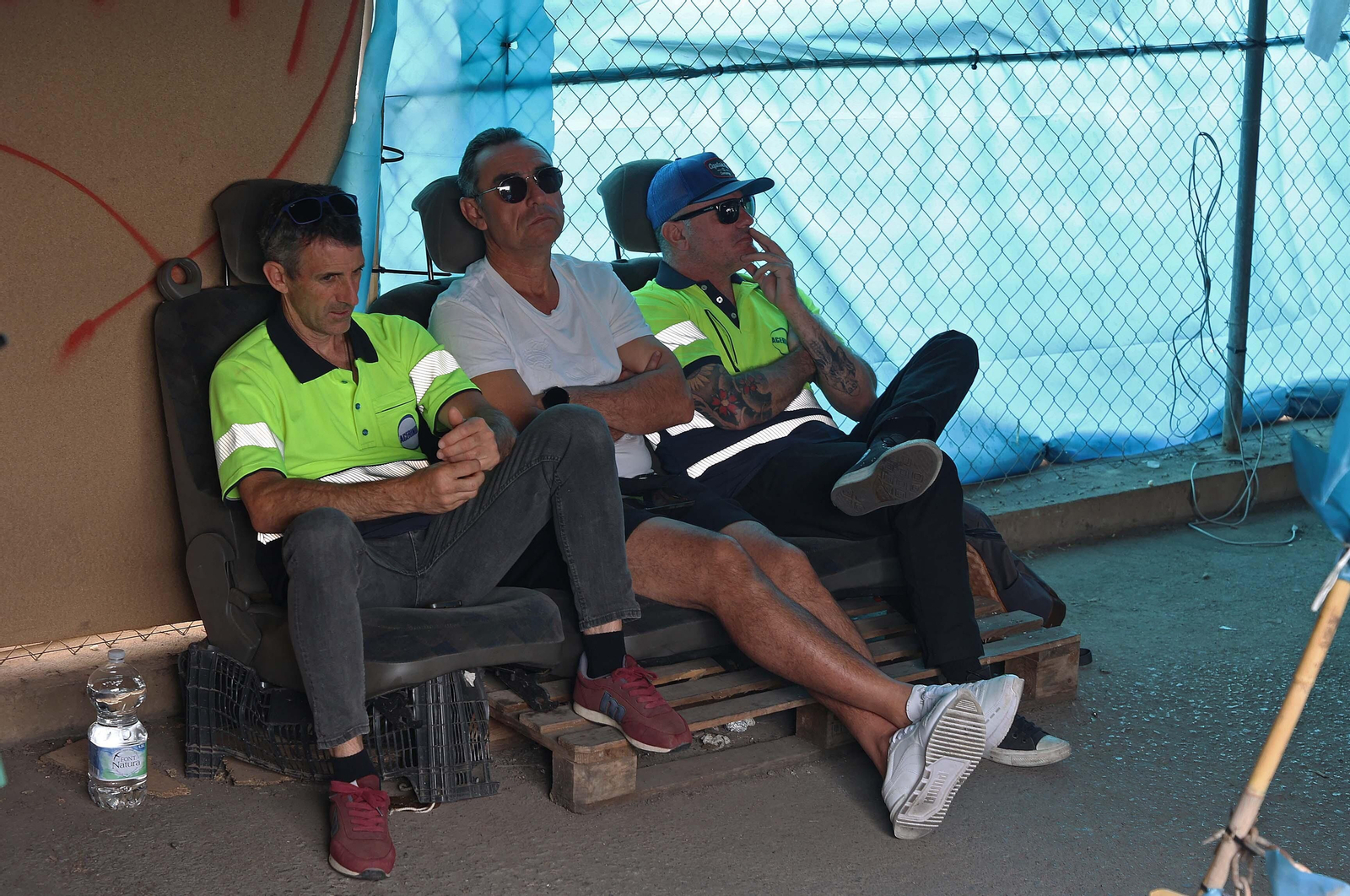 Imágenes de la asamblea de los huelguistas de Acerinox