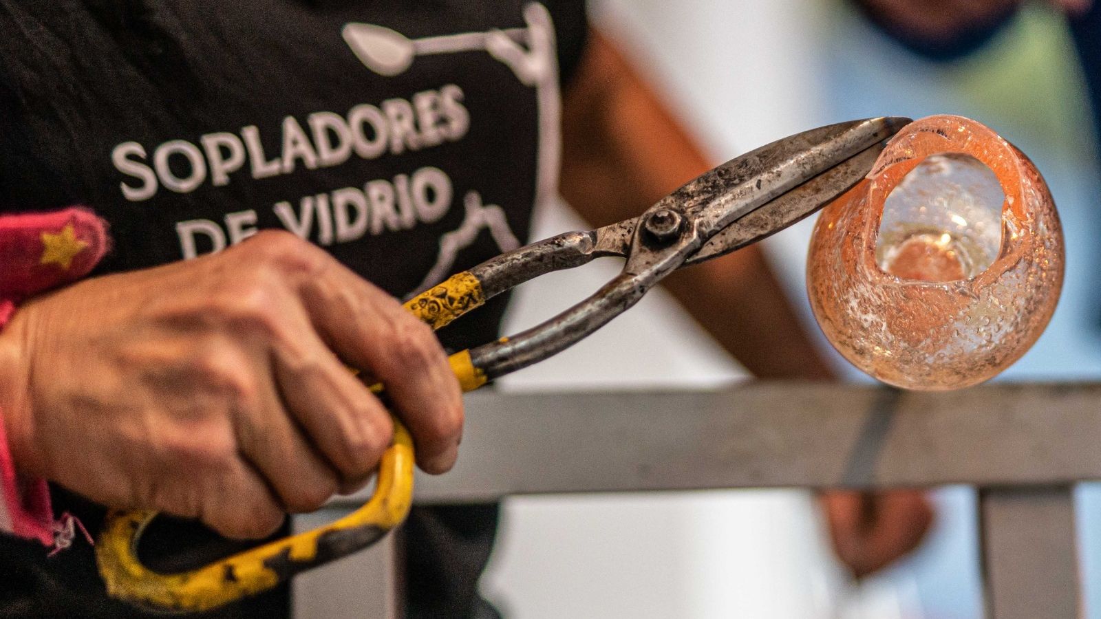 Se ha apostado por reiniciar la industria vidriera en Castril.