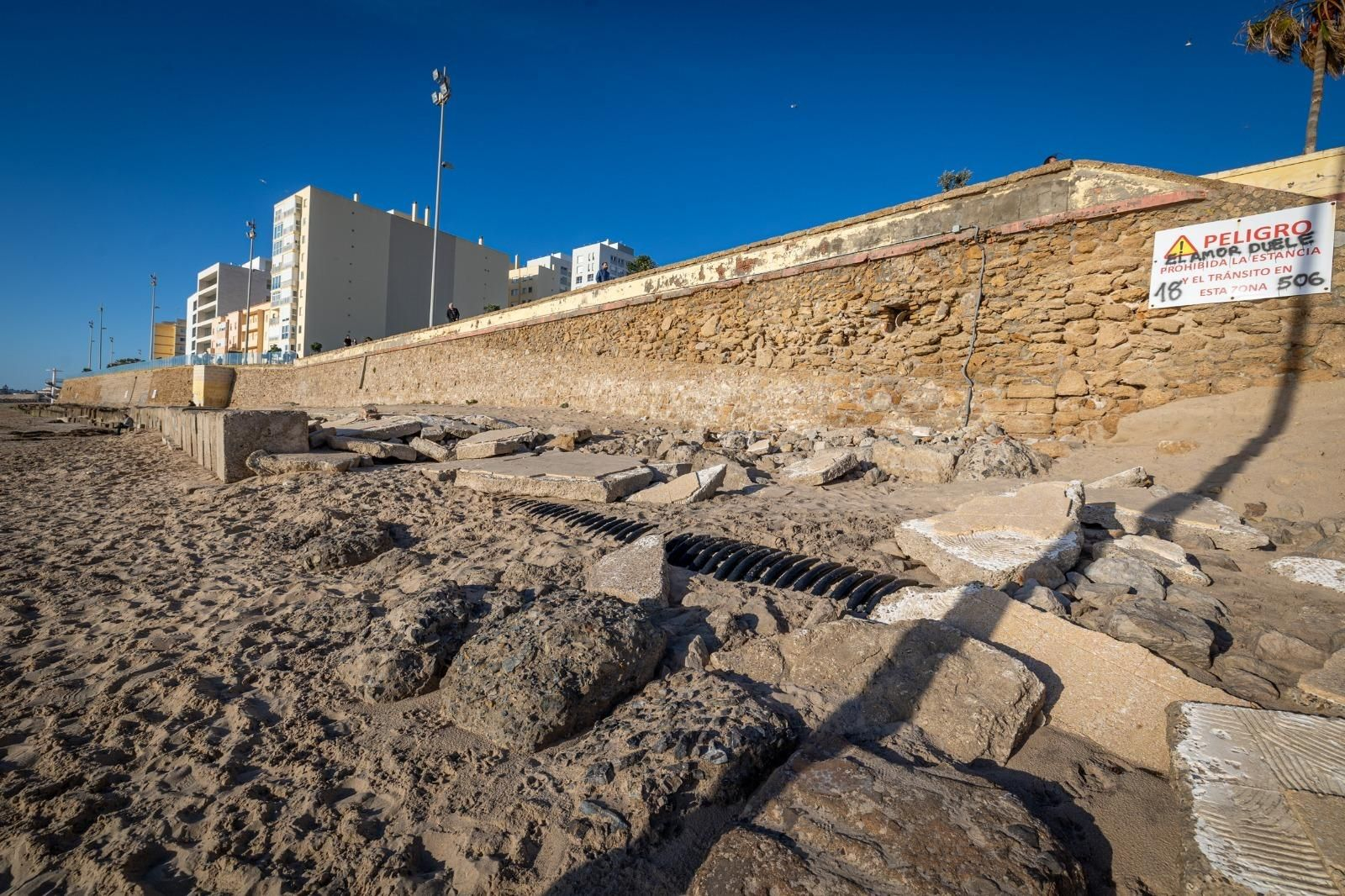 Las imágenes del lamentable estado de este tramo de la Playa Victoria