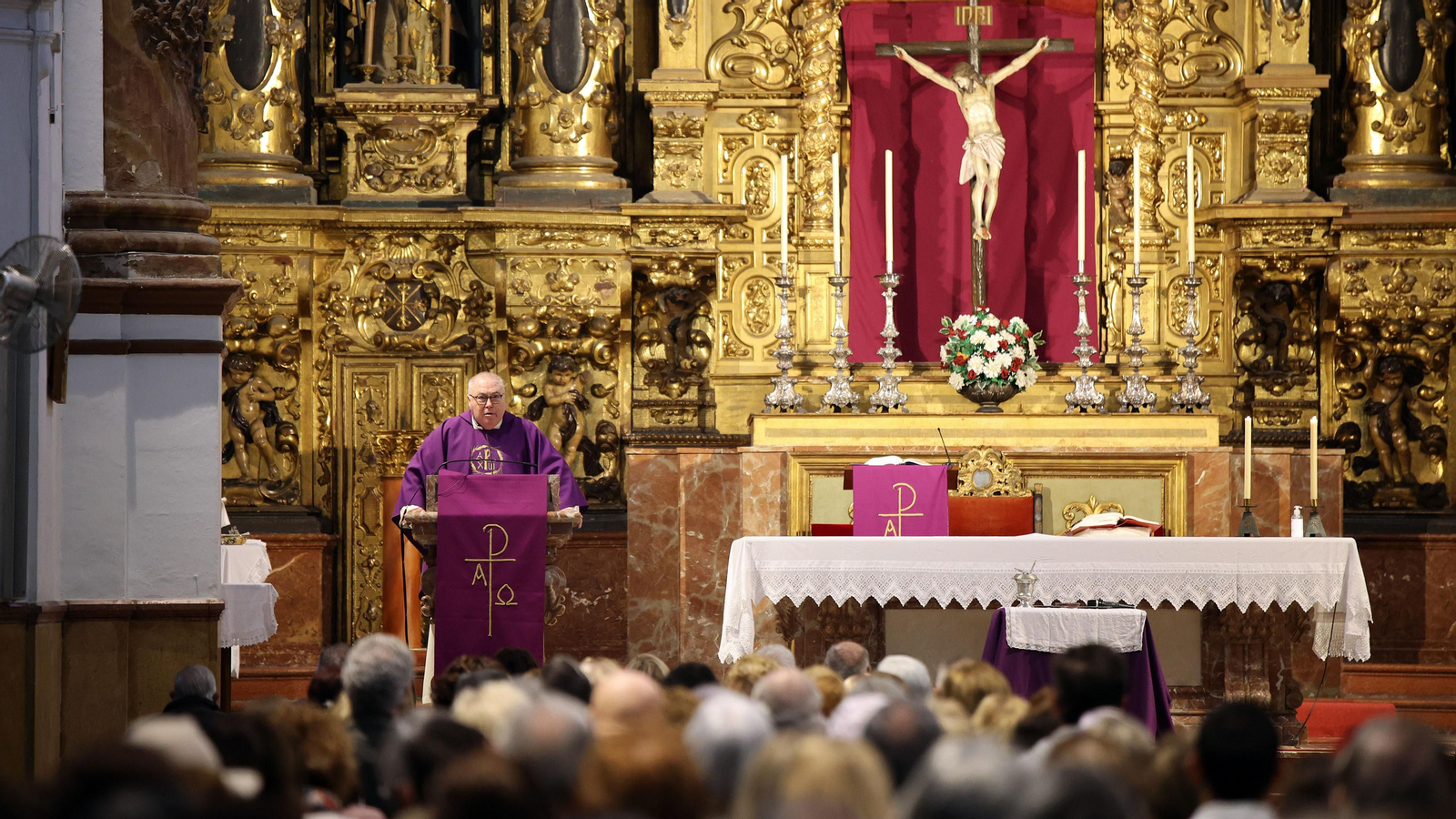 Besamanos y besapies del Miércoles de Ceniza en Jerez Besamanos y besapíes del miércoles de ceniza en Jerez