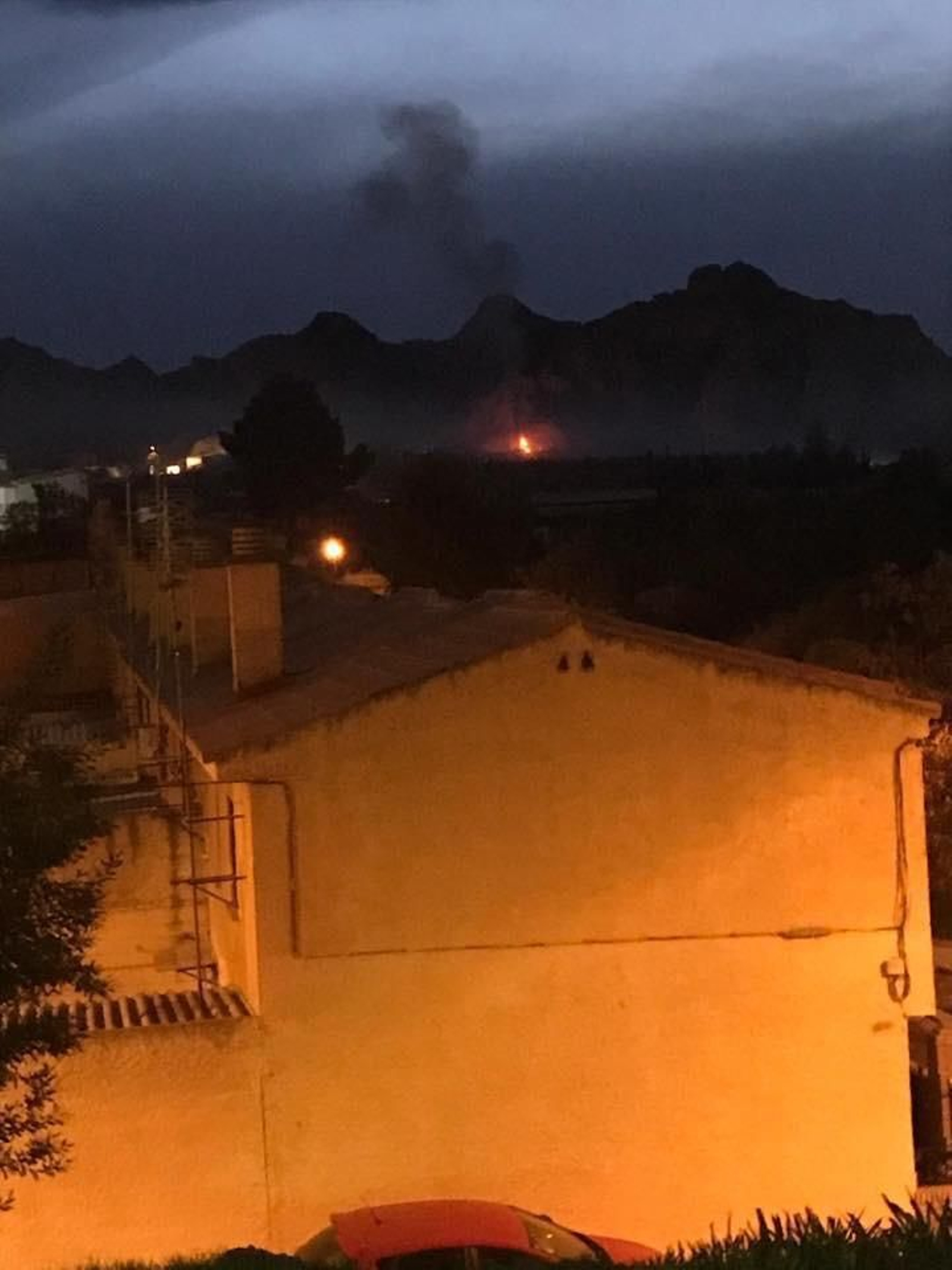 Galería gráfica de la explosión de la pirotecnia de Guadix