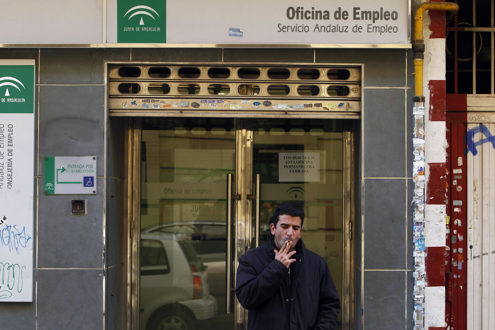 Oficina del SAE  de la Calle Santa Bárbara en Granada.
