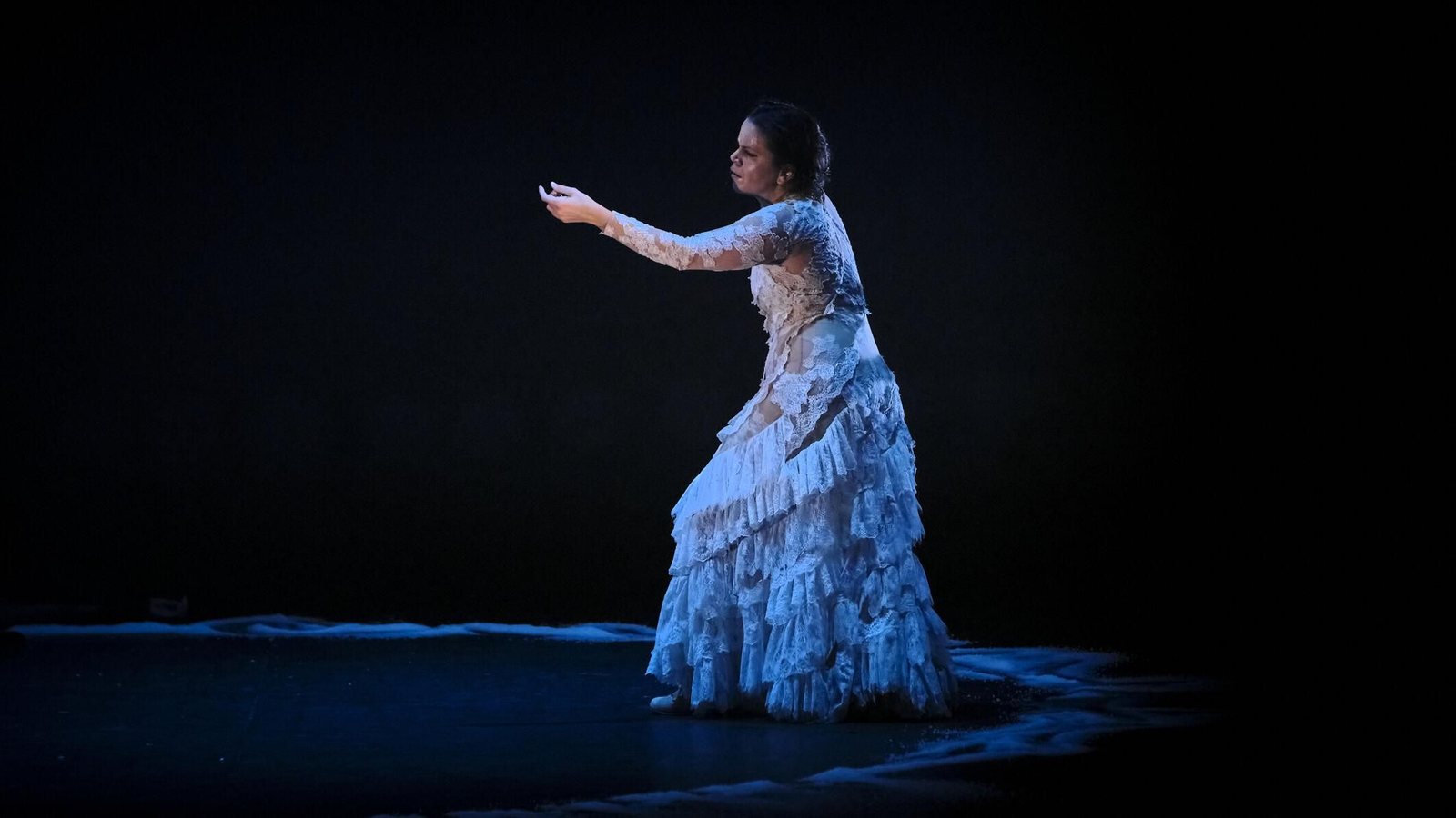 La bailaora gaditana María Moreno, en el Teatro Falla.