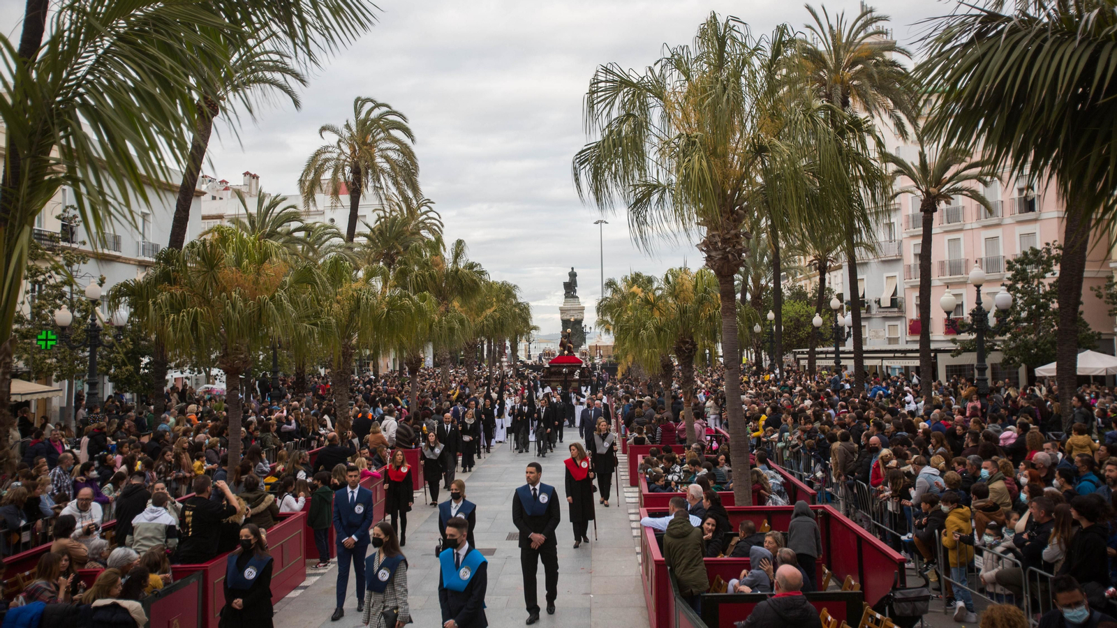 Las imágenes de la cofradía del Caido en la Semana Santa de Cádiz 2022