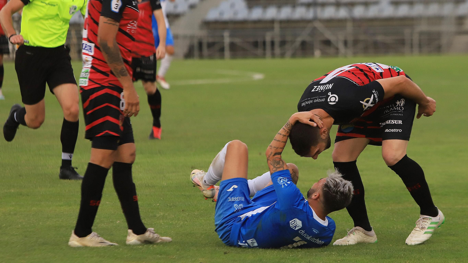 Imágenes de la semifinal por el ascenso entre el  Xerez CD - Puente Genil