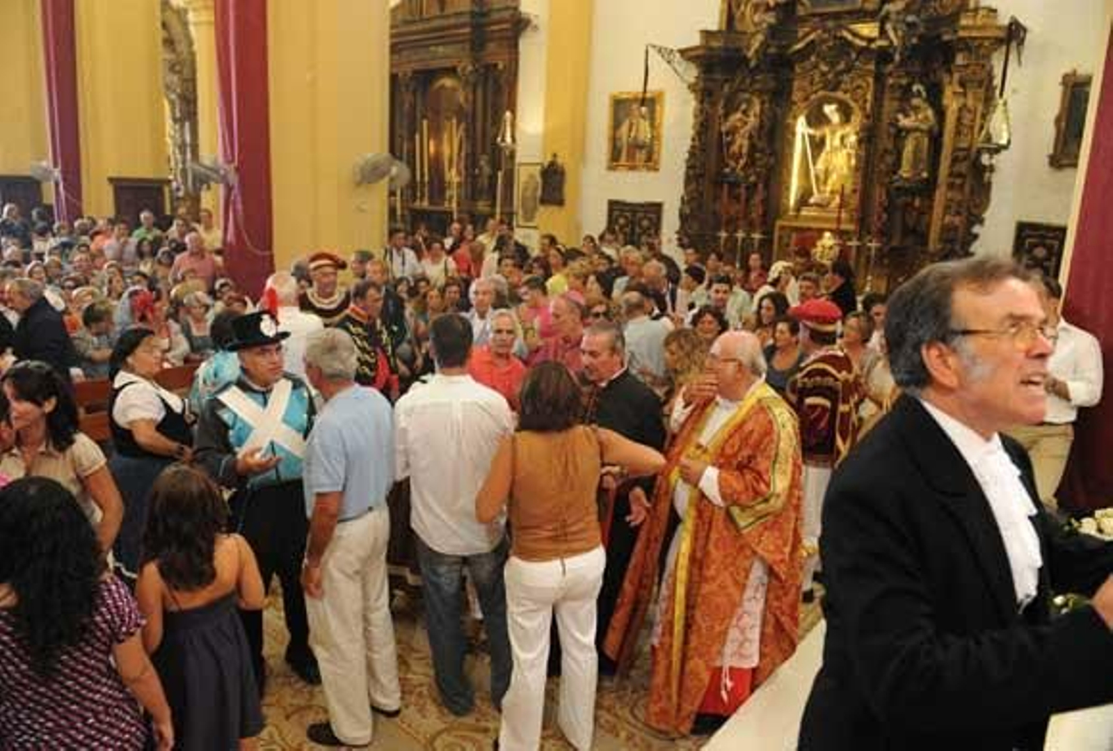 42 actores recrean el cuadro 'Juaramento de Las Cortes Generales y Extraordinarias de 1810' de José Casado del Alisal

Foto: Elias Pimentel