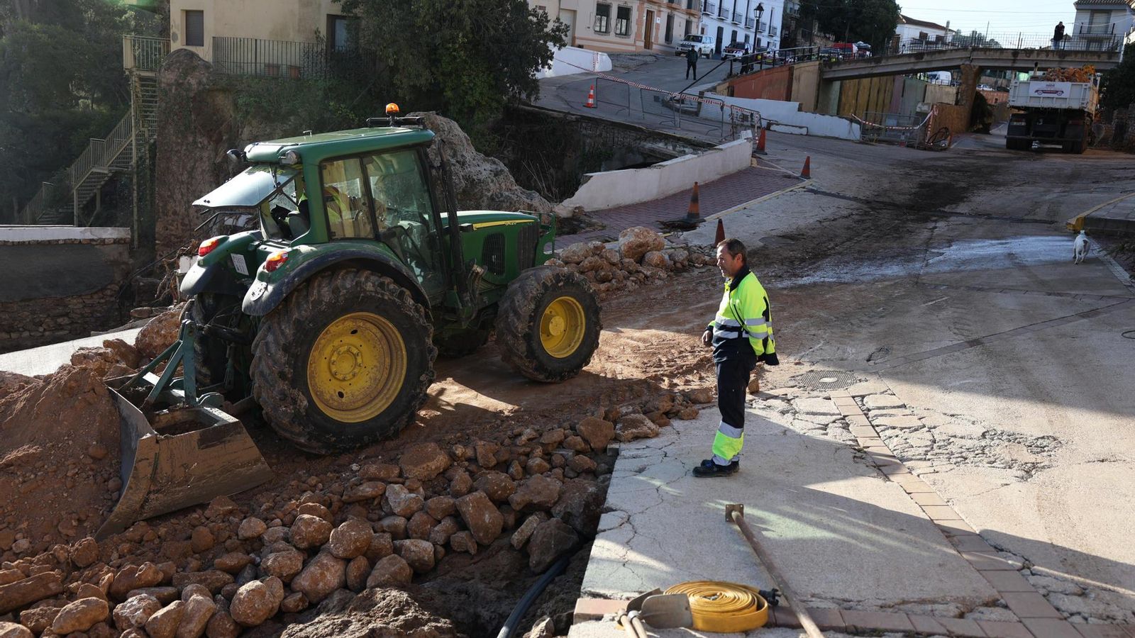 Vista de Letur (Albacete) este jueves donde continúan las labores de desescombro y la búsqueda de los desaparecidos