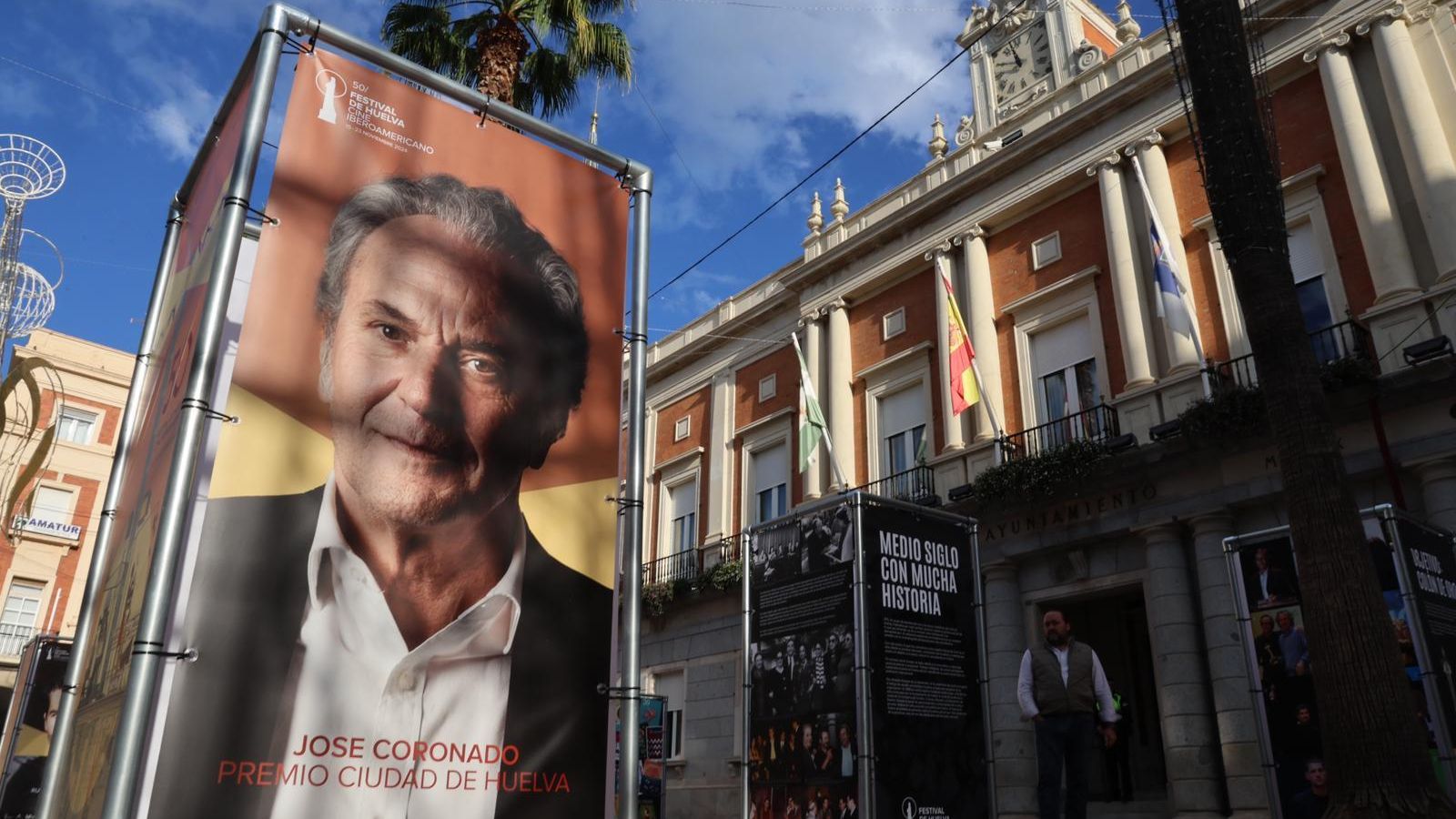 Promoción del Festival de Cine Iberoamericano de Huelva en la plaza de la Constitución.