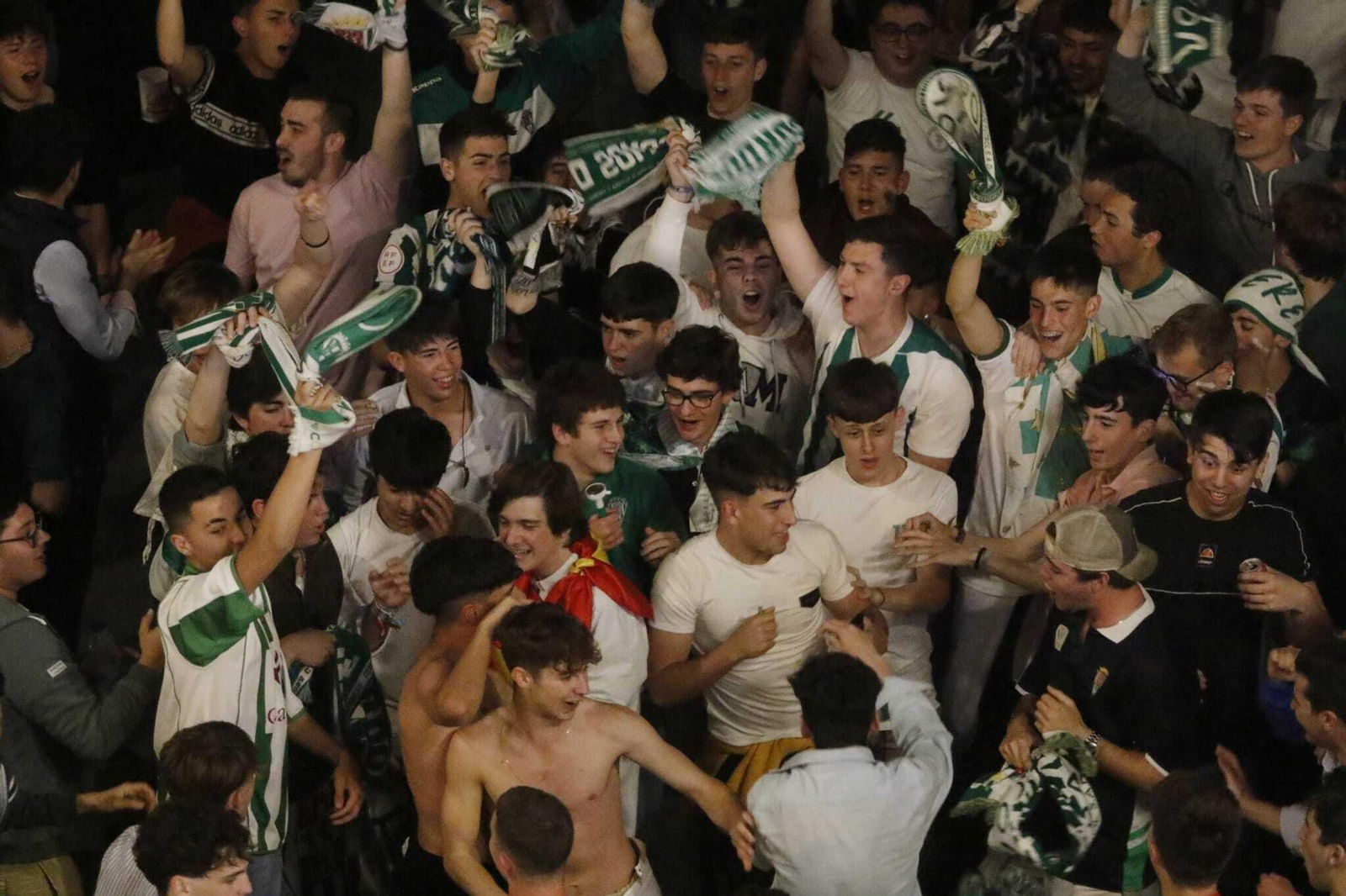 La celebración del ascenso del Córdoba CF en Las Tendillas, en imágenes