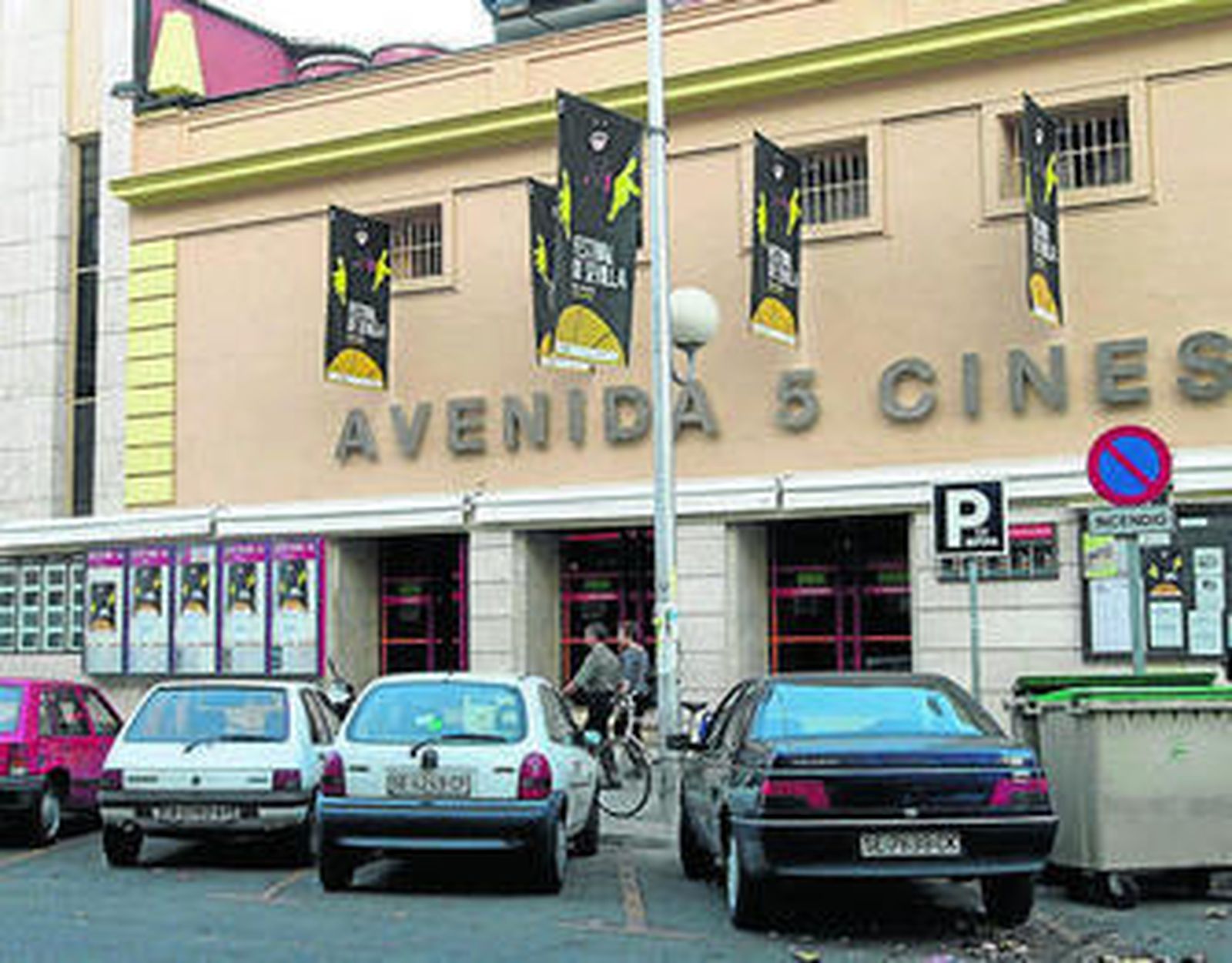 Imagen de archivo del Avenida 5 Cines, en la calle Marqués de Paradas.