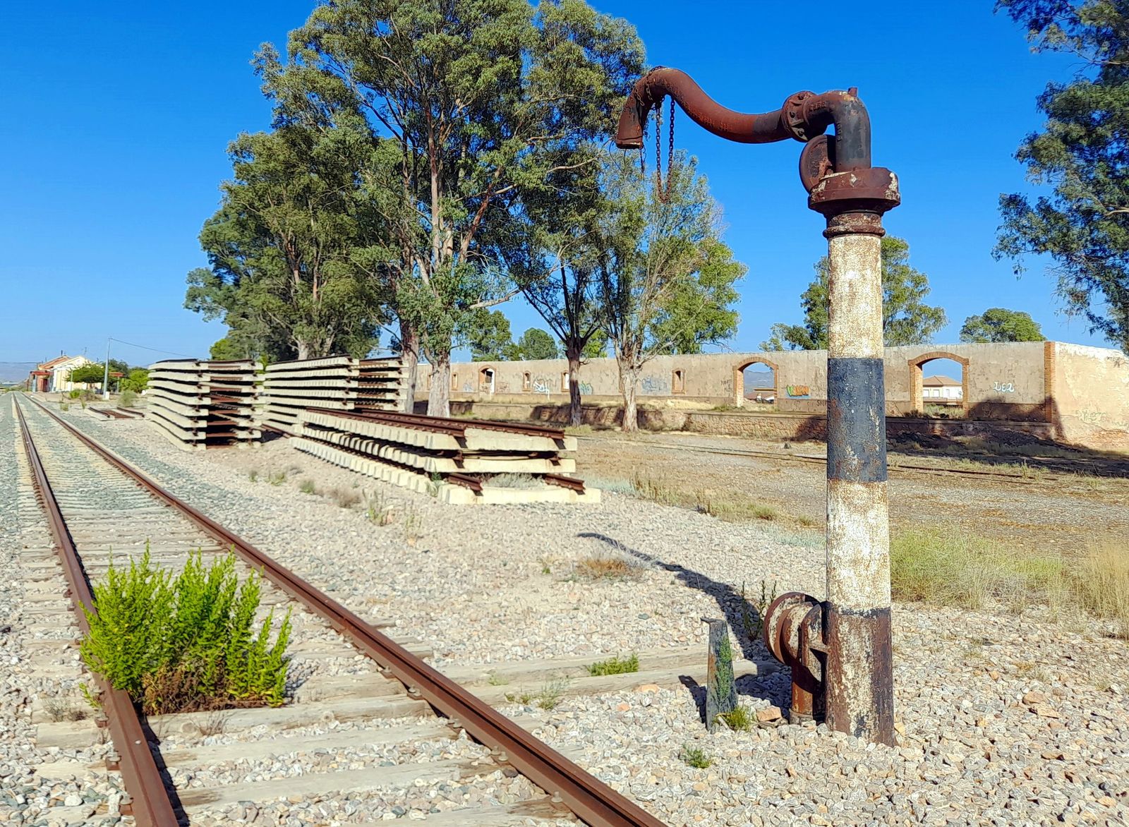 Aguada de la estación de Almendricos, en la comarca de Baza.