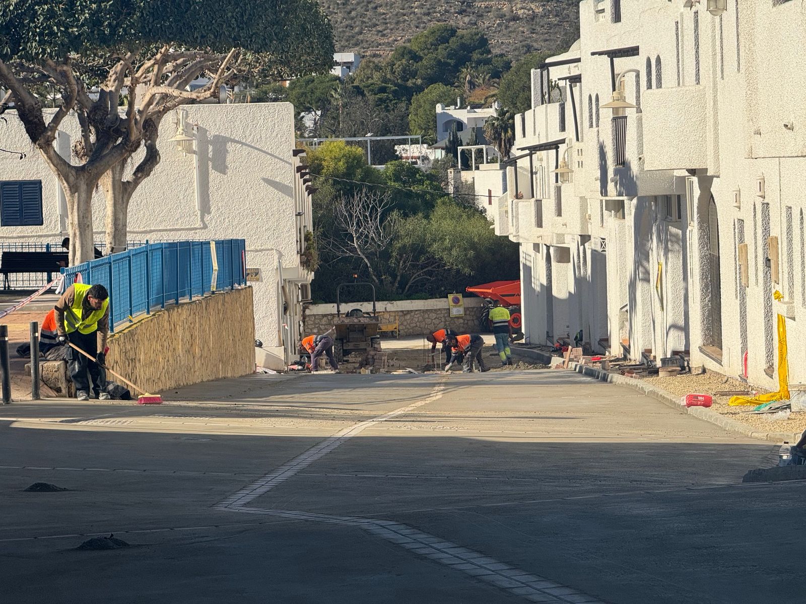Obras en calles de Agua Amarga.