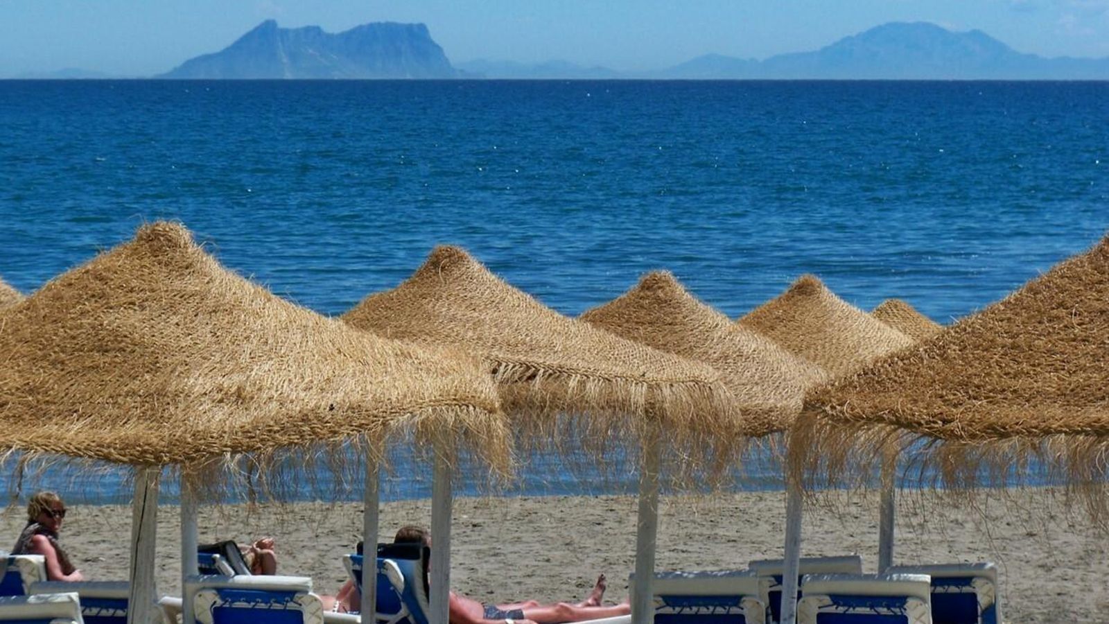 En la playa del Cristo estarás como un rey.
