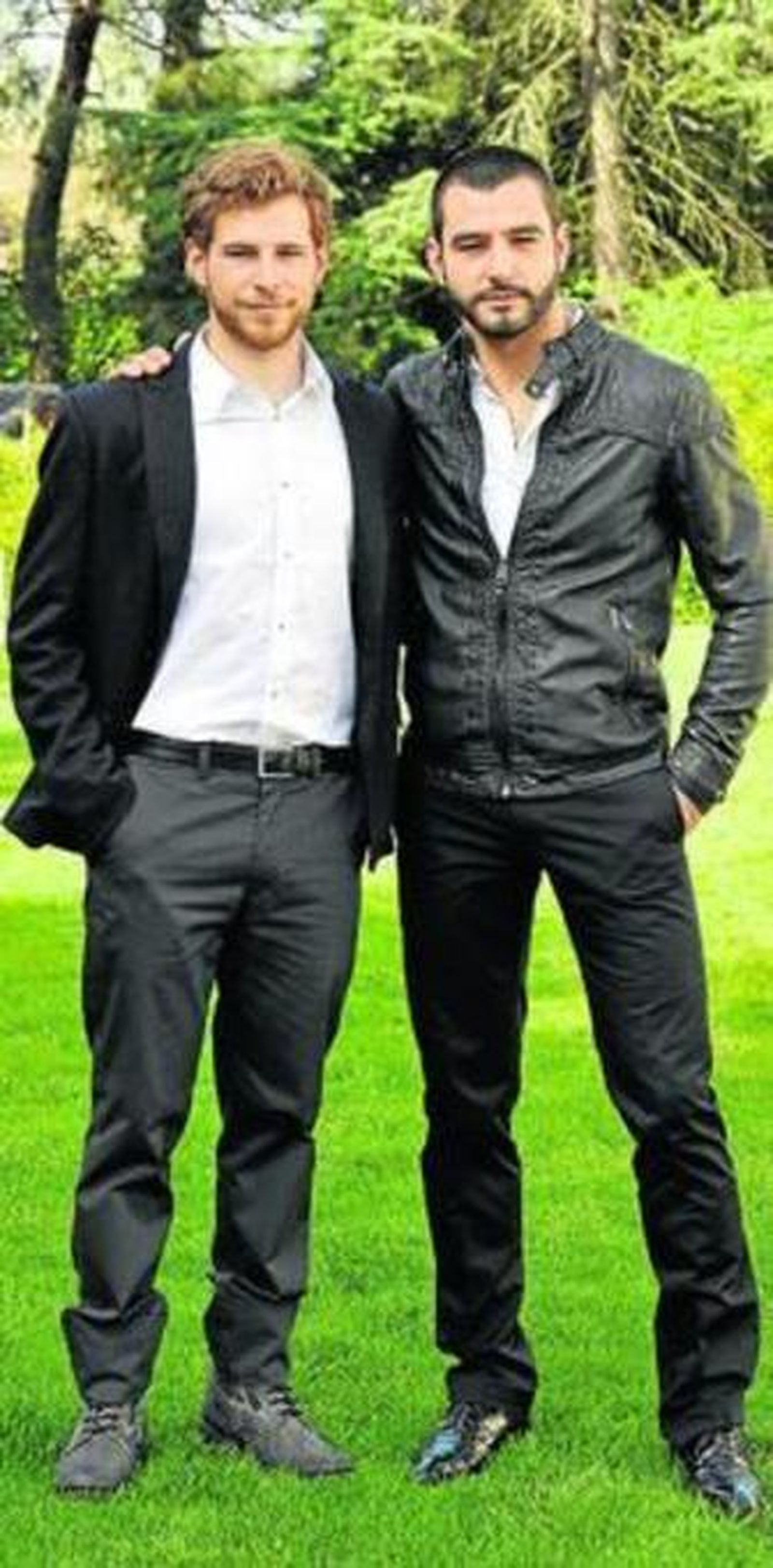 Álvaro Cervantes y el granadino Antonio Velázquez, protagonistas de 'Hermanos'.