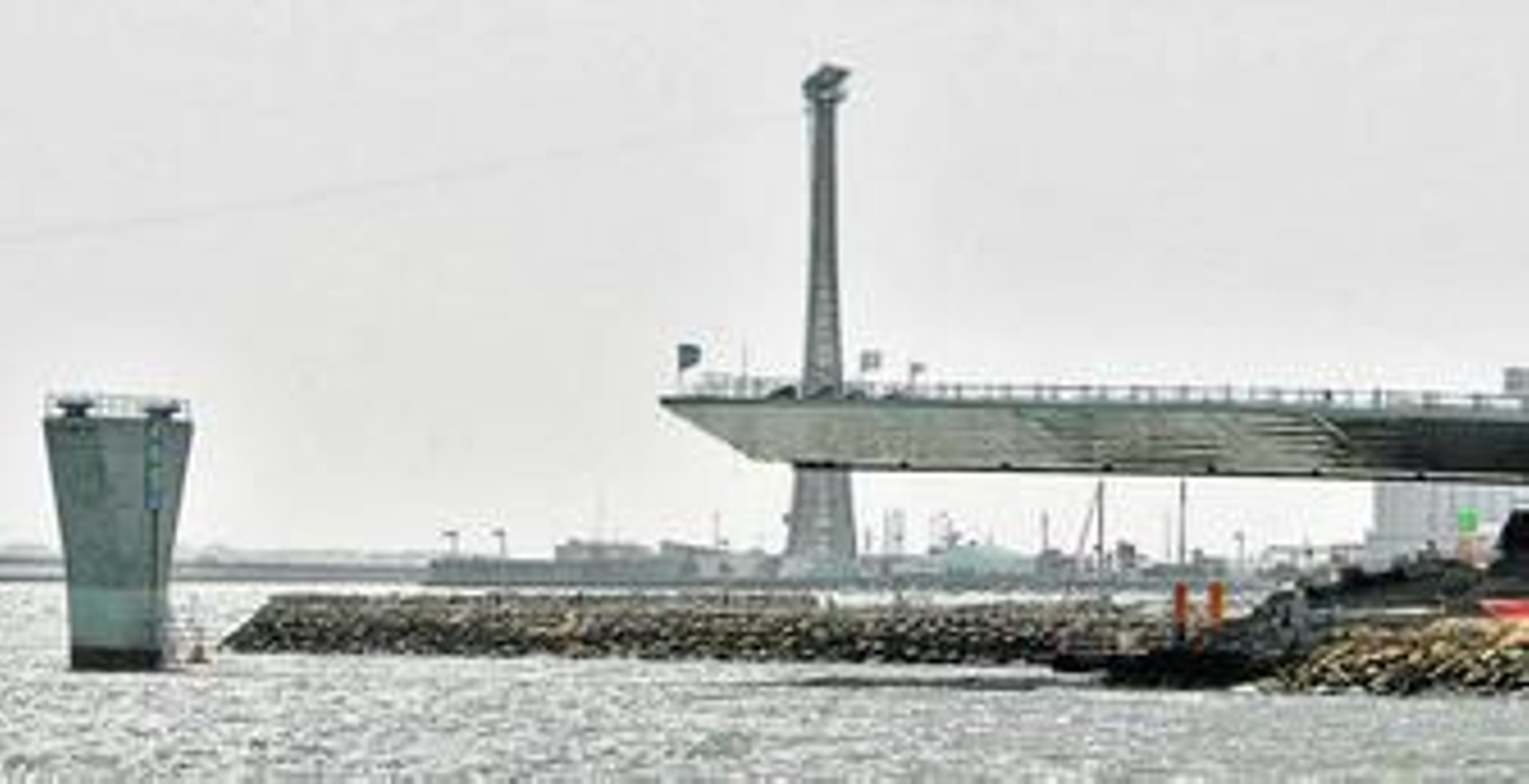 Esta imagen fue tomada ayer. Se observa que el tablero está en el mismo lugar desde el pasado día 12.