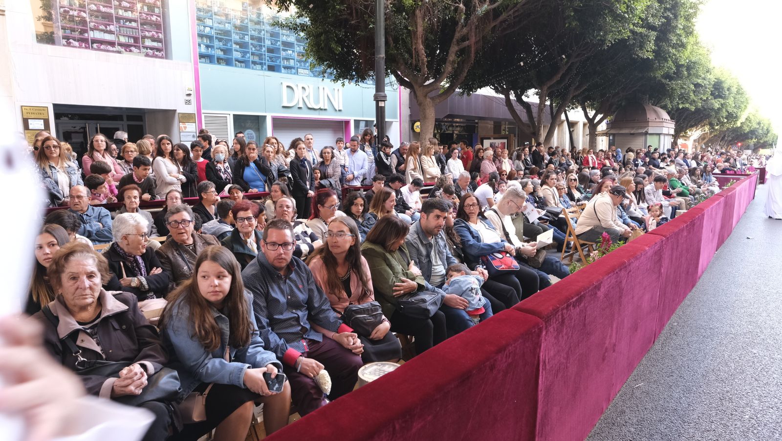 La procesión de la Santa Cena en Almería, en imágenes