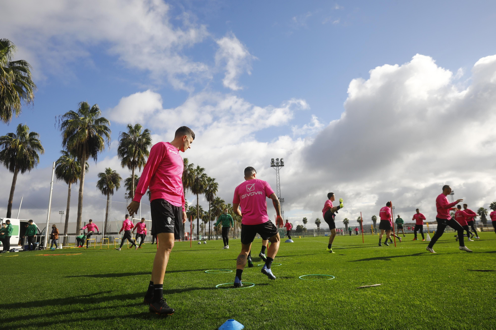Moussa Sidibé ya se entrena con el Córdoba CF