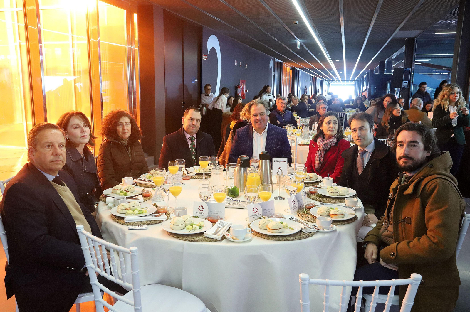 Imágenes del desayuno-coloquio con Antonio Sanz en el Foro Joly Andalucía celebrado en la Lonja de la Innovación del Puerto de Huelva